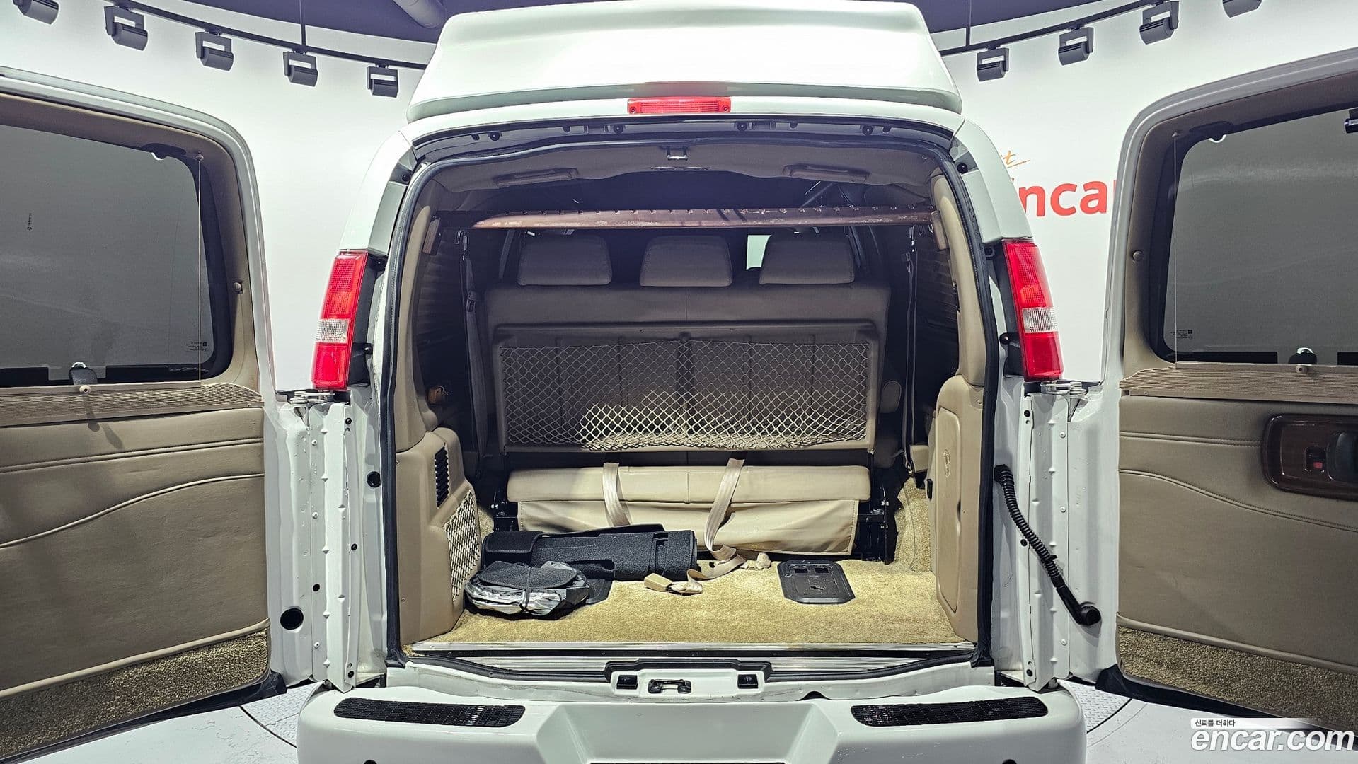 Main__Slider__Photo:Express Van Chevrolet 2018.2-19