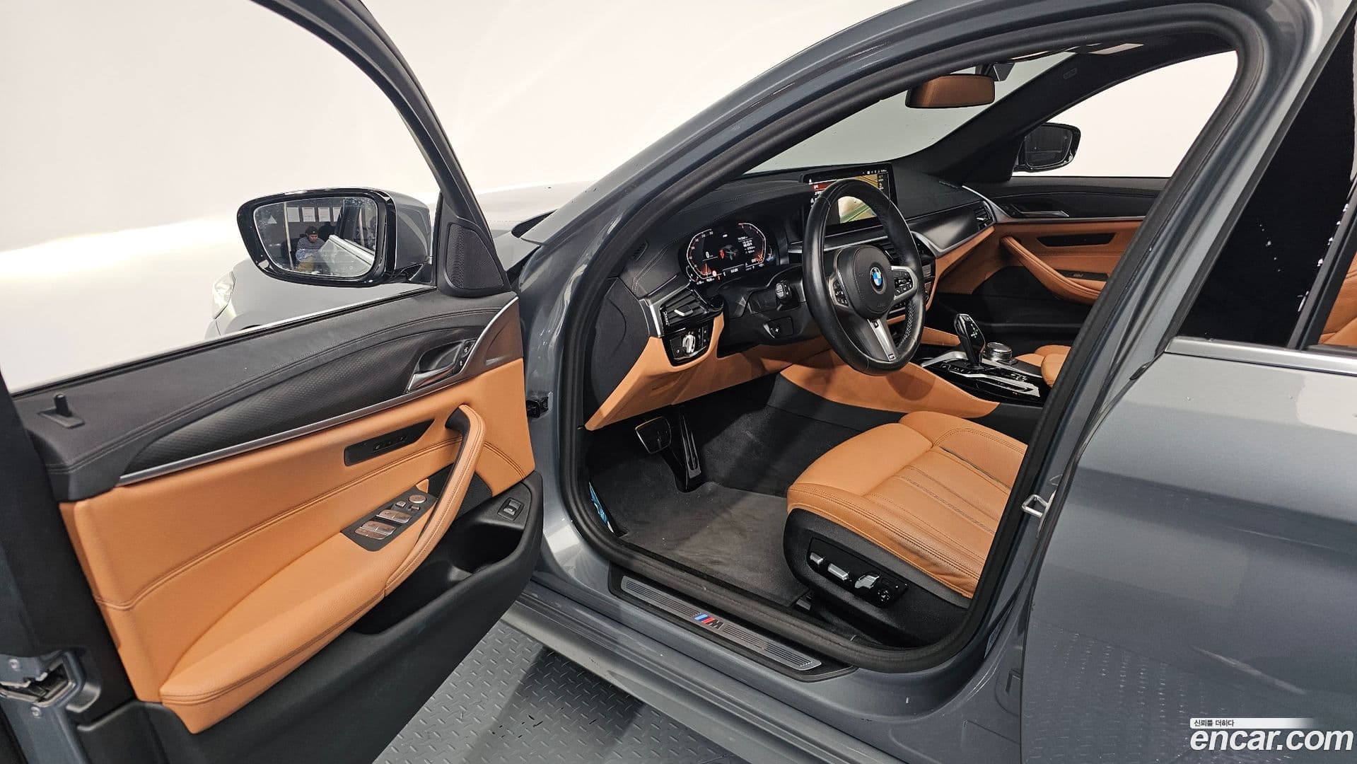 Main__Slider__Photo:5-Series BMW 2023.0-9