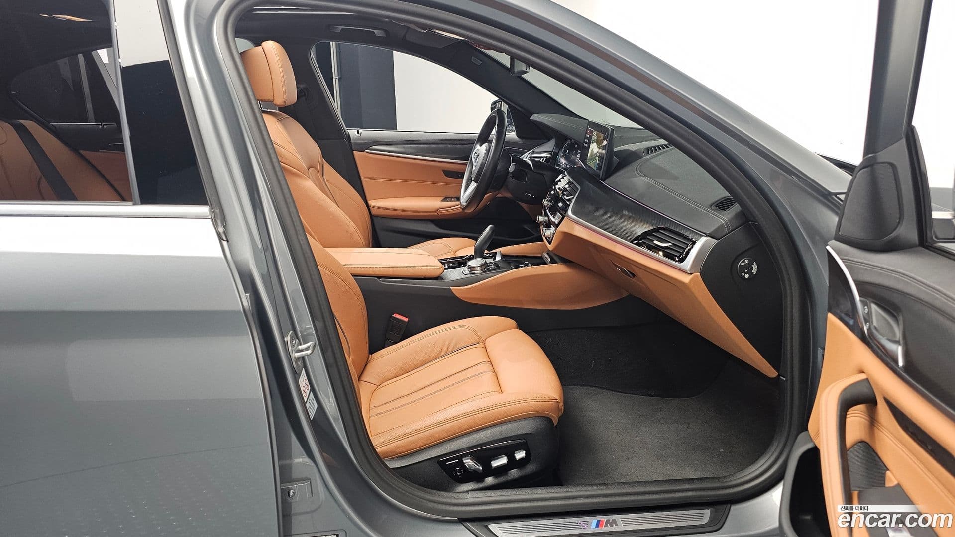 Main__Slider__Photo:5-Series BMW 2023.0-10