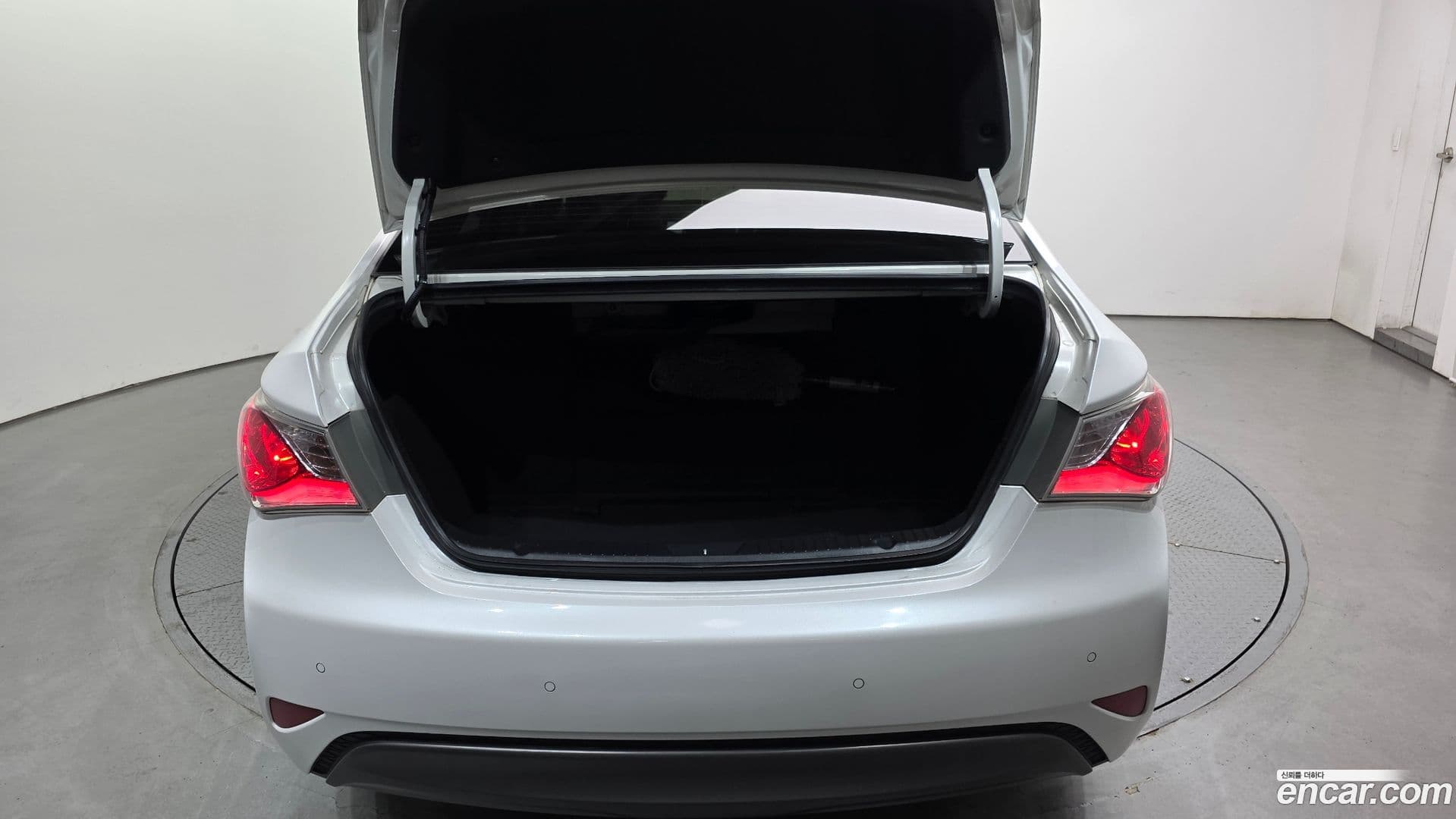 Main__Slider__Photo:Sonata Hyundai 2013.11-19