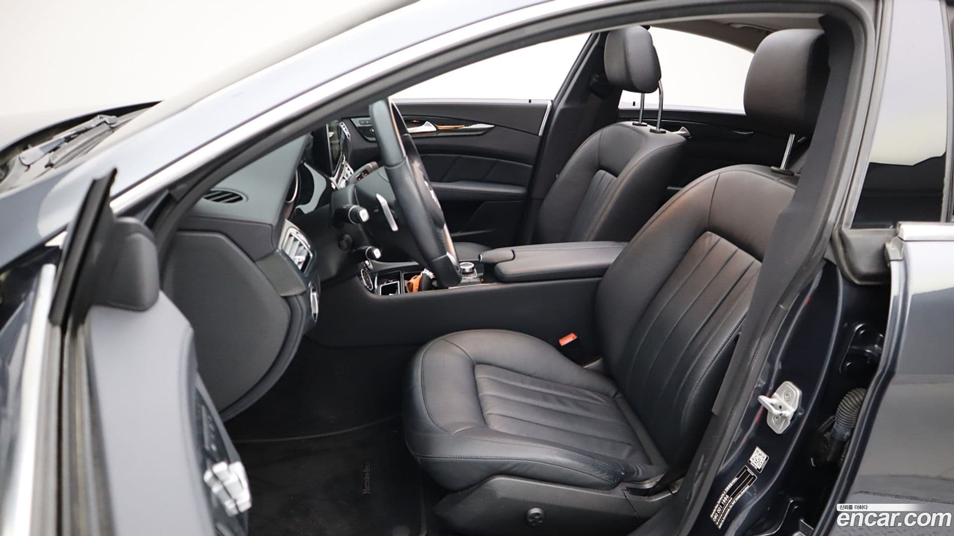 Main__Slider__Photo:CLS-Class Mercedes-Benz 2016.4-6