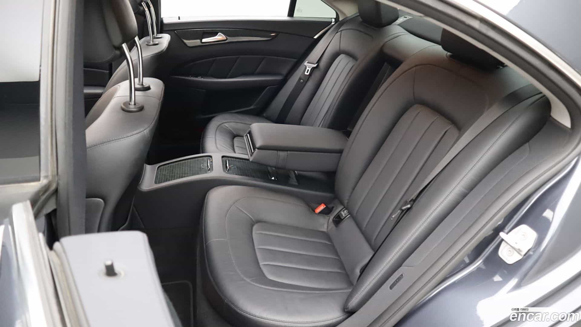 CLS-Class Mercedes-Benz 2016.4-INNER-008