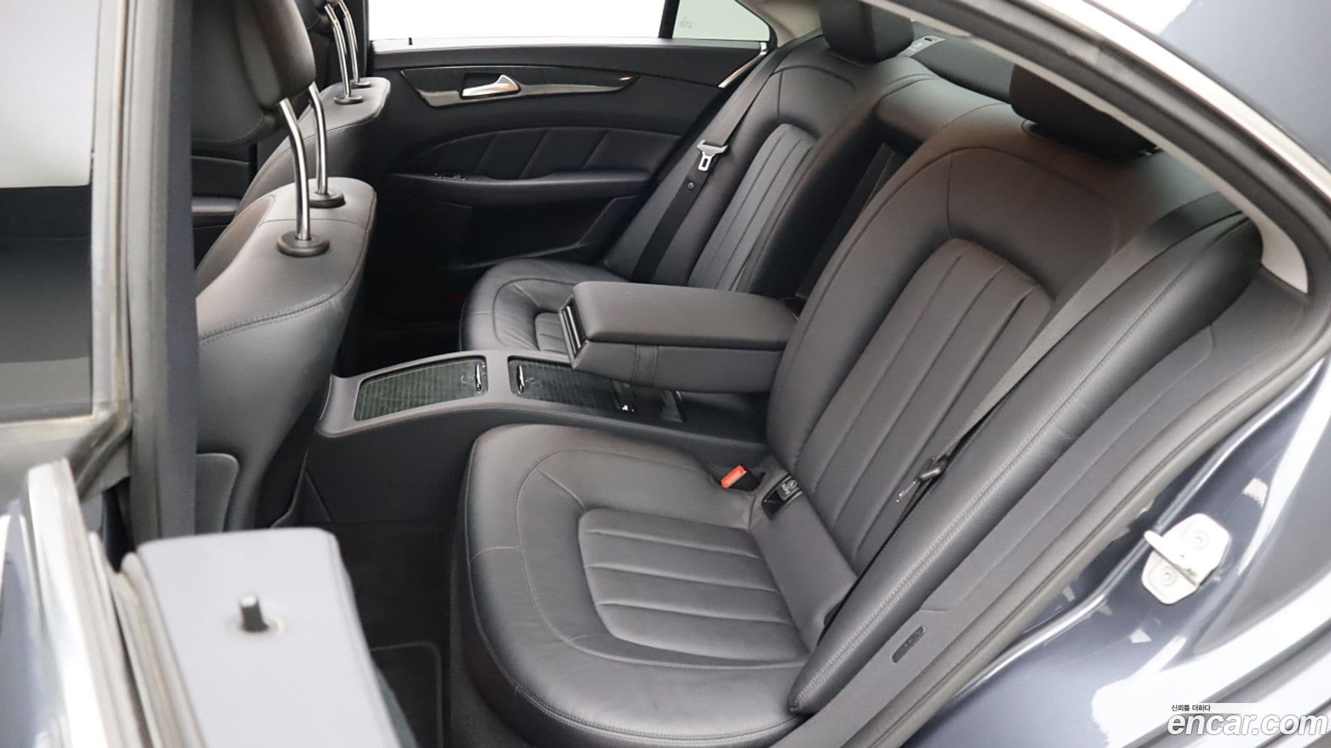 Main__Slider__Photo:CLS-Class Mercedes-Benz 2016.4-7