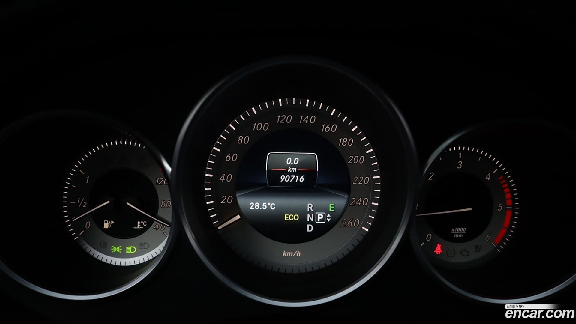 Main__Slider__Photo:CLS-Class Mercedes-Benz 2016.4-8