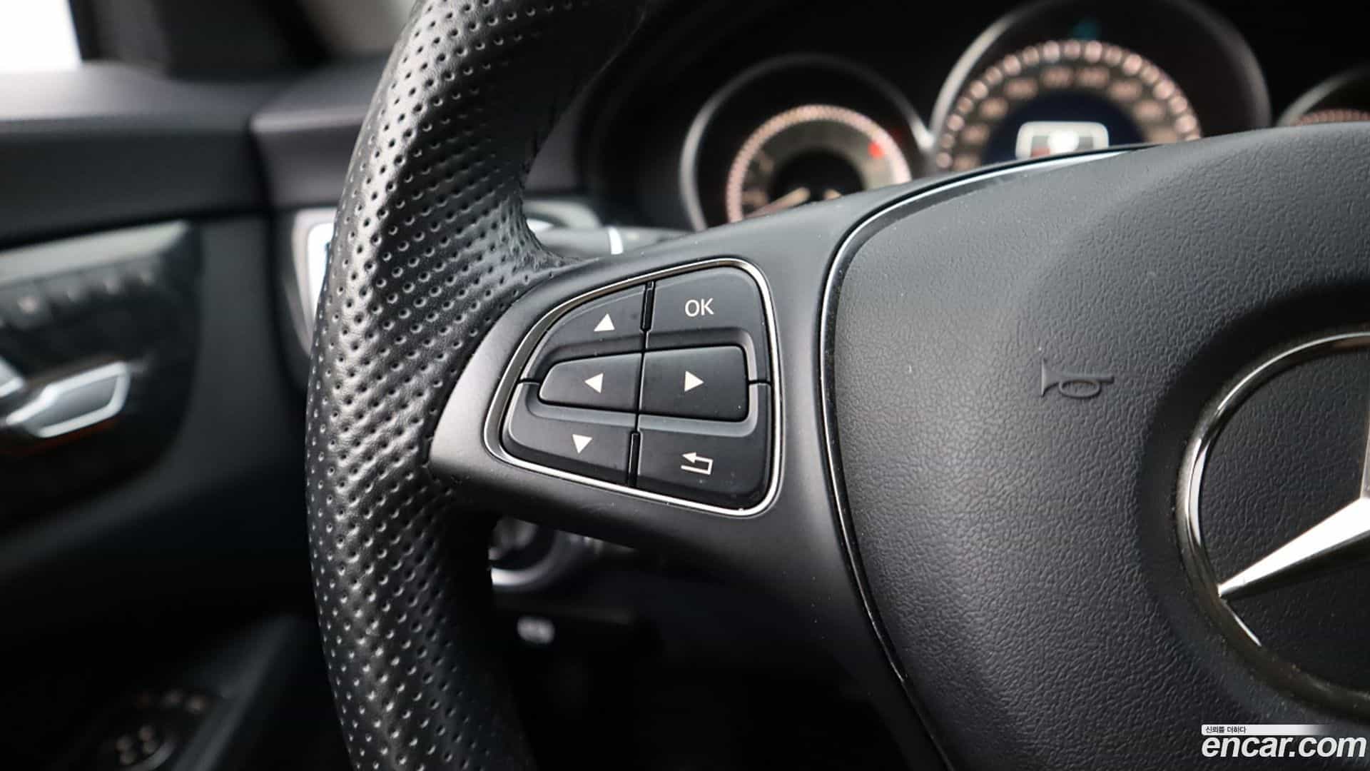 CLS-Class Mercedes-Benz 2016.4-OPTION-015