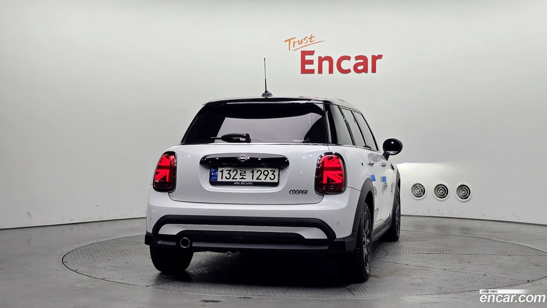 Main__Slider__Photo:Cooper Mini 2024.1-3