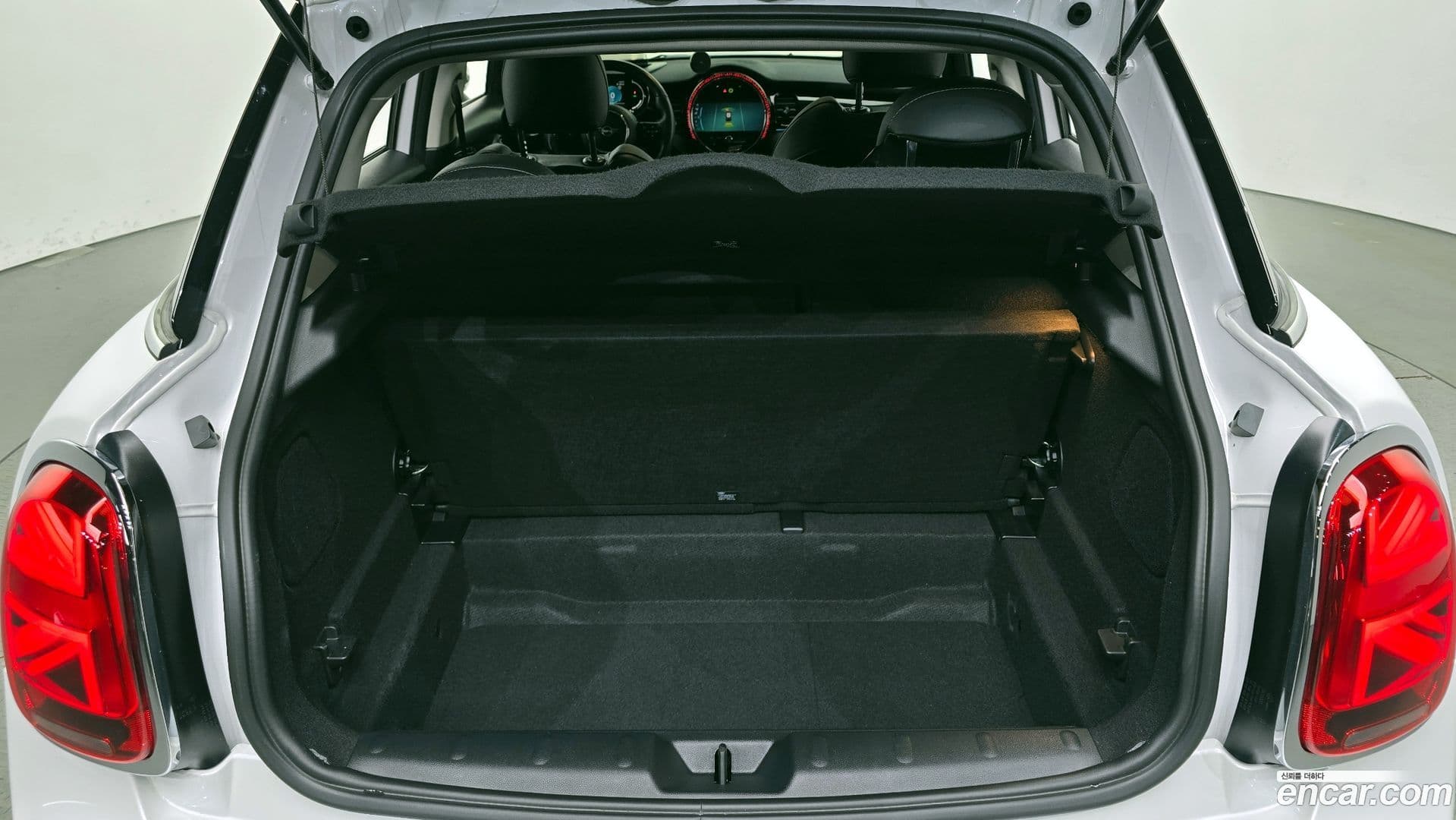 Main__Slider__Photo:Cooper Mini 2024.1-19