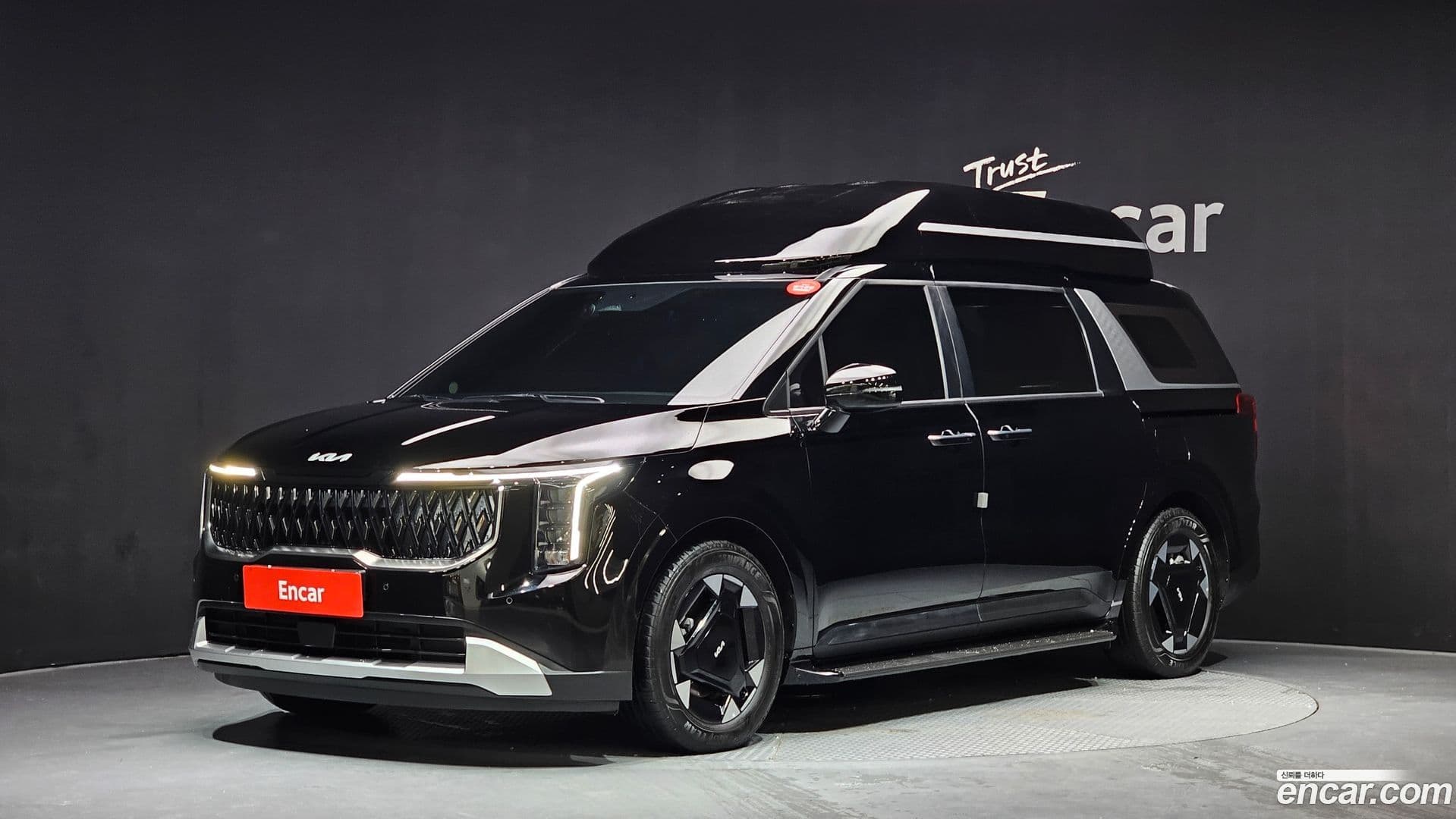 Main__Slider__Photo:Canival Kia 2024.9-0