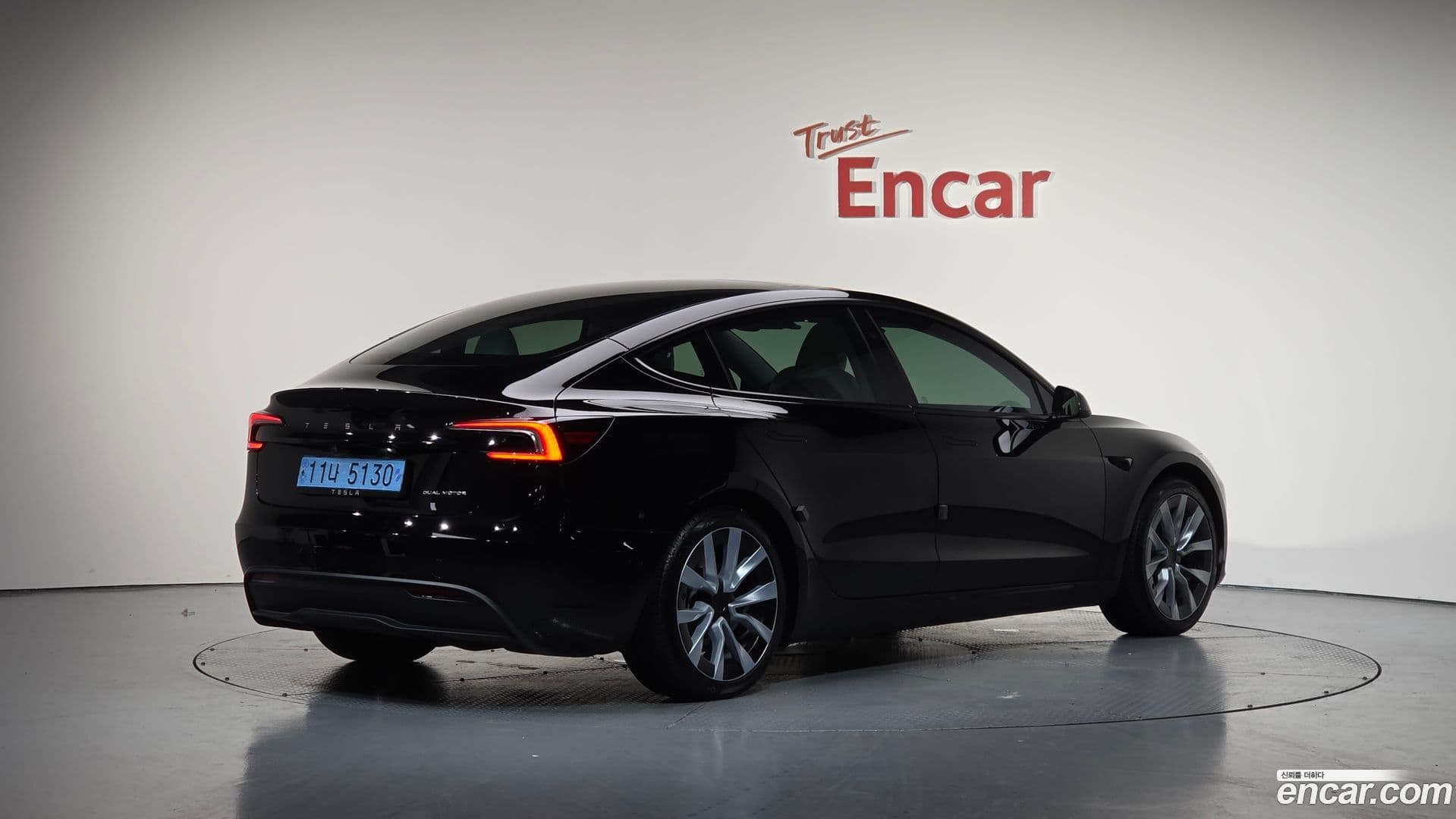 Main__Slider__Photo:Model 3 Tesla 2024.6-1