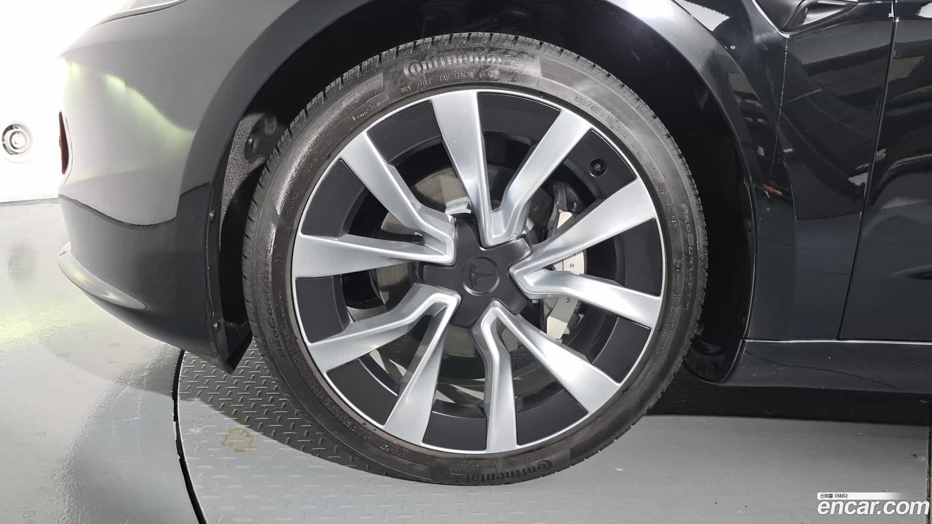 Model 3 Tesla 2024.6-OUTER-005