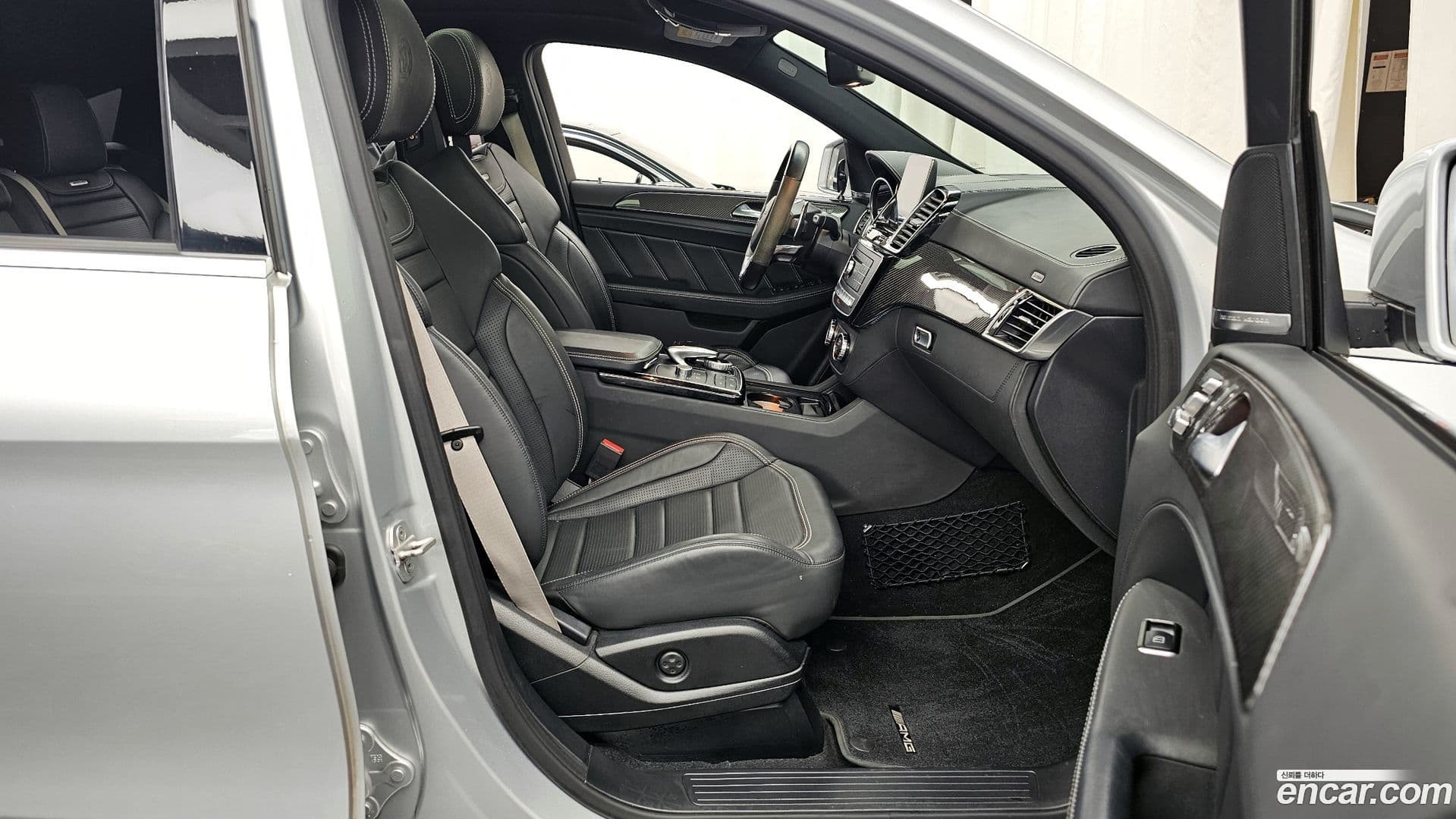 Main__Slider__Photo:GLE-Class Mercedes-Benz 2017.11-10