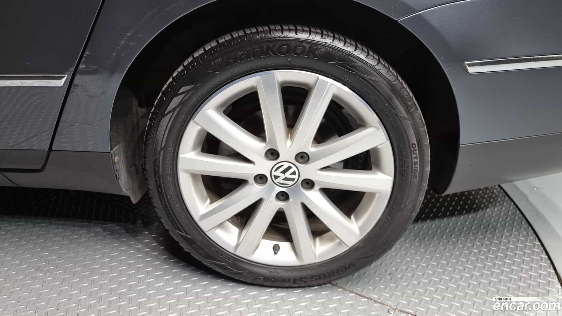 Passat Volkswagen 2010.11-OUTER-005