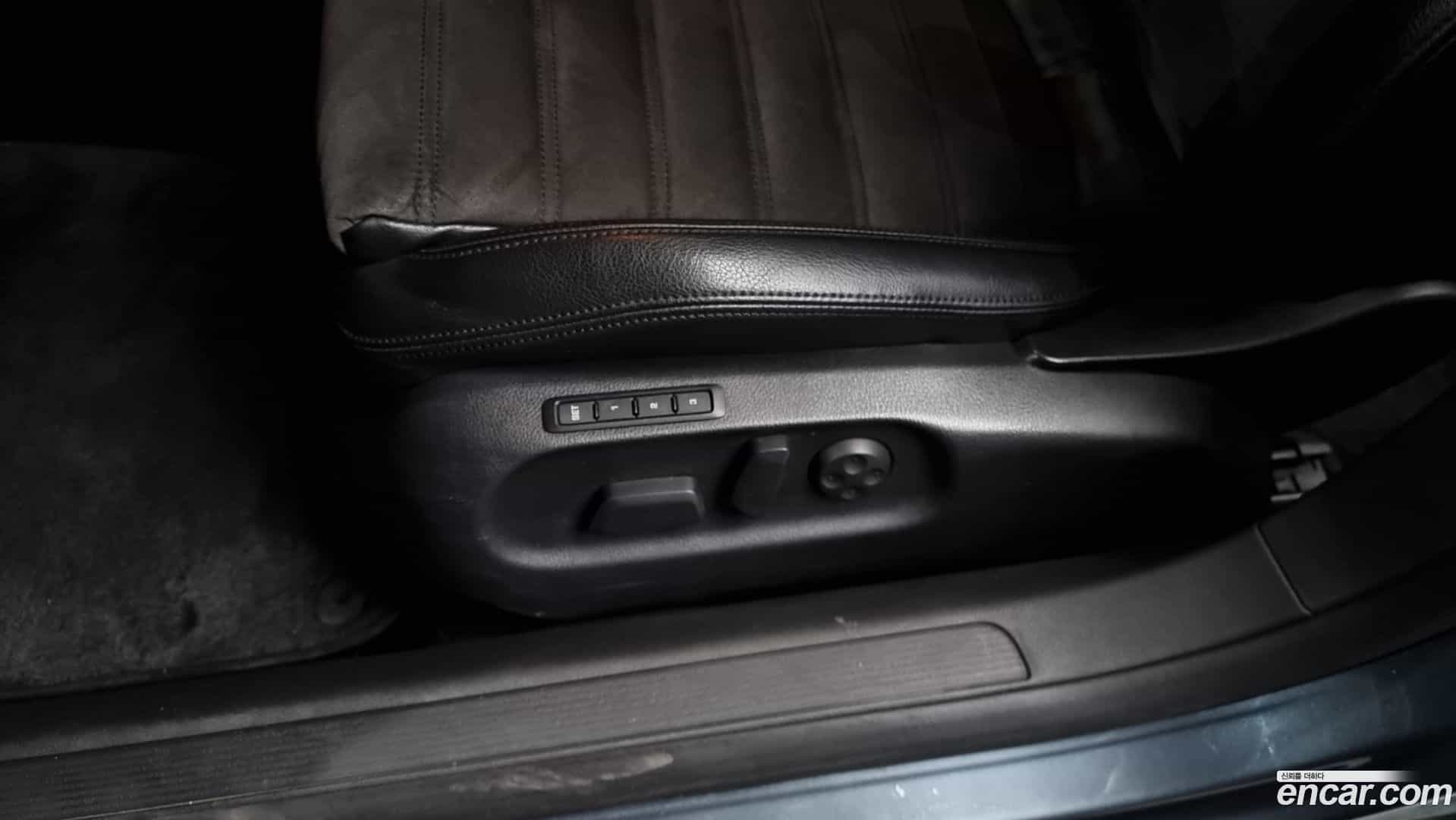 Passat Volkswagen 2010.11-OPTION-021