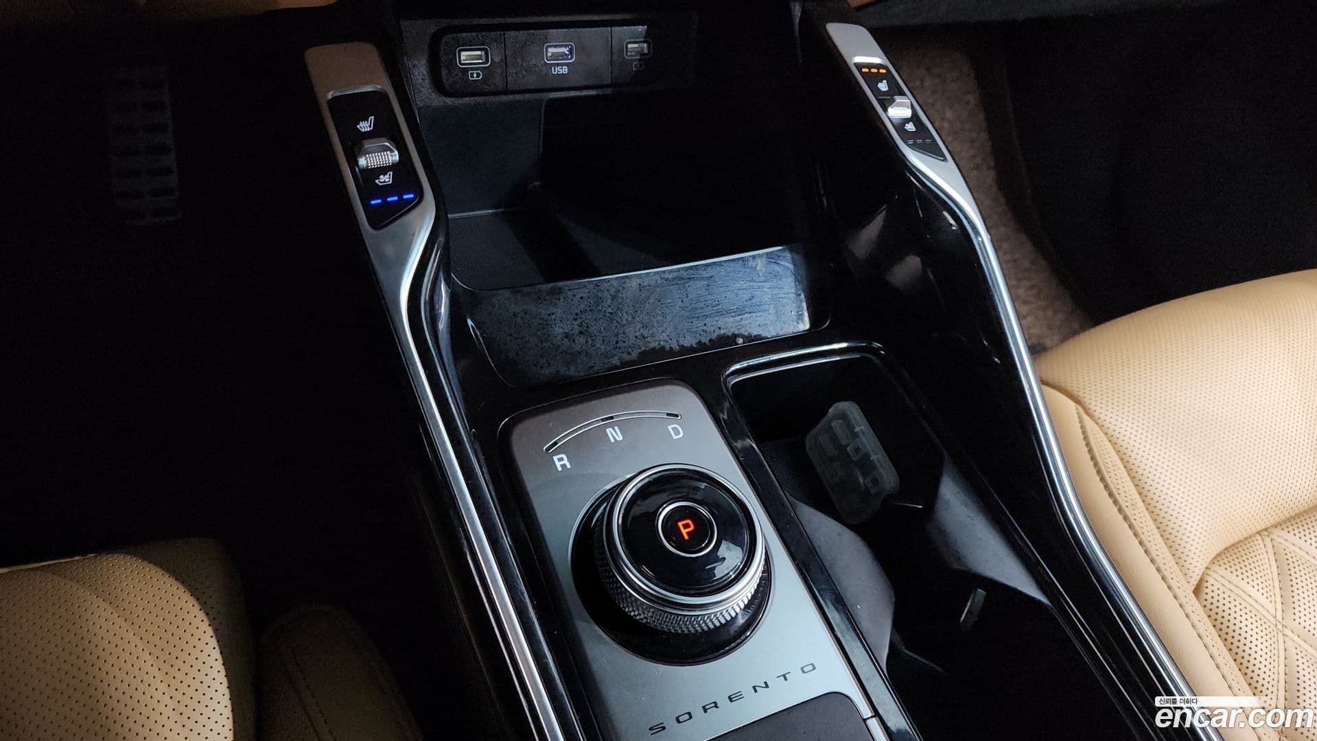 Main__Slider__Photo:Sorento Kia 2021.5-8