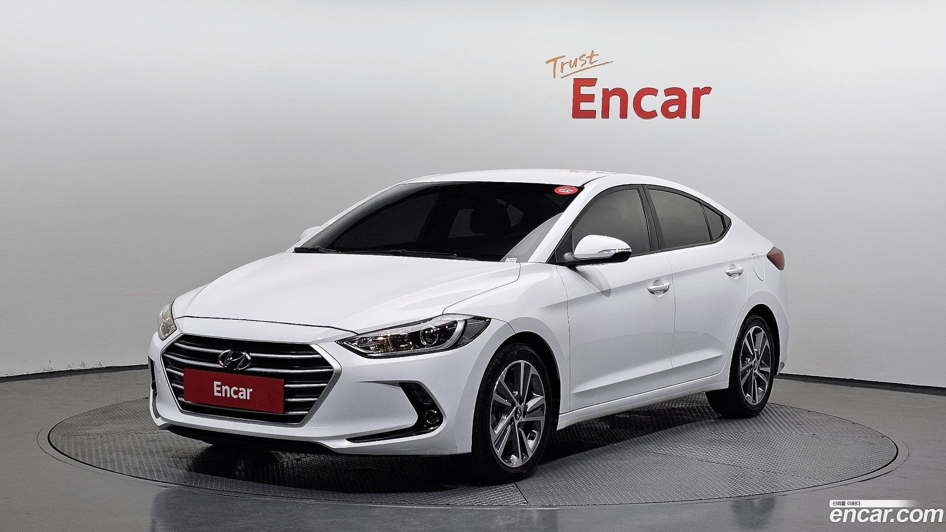 Main__Slider__Photo:AVANTE Hyundai 2017.9-0