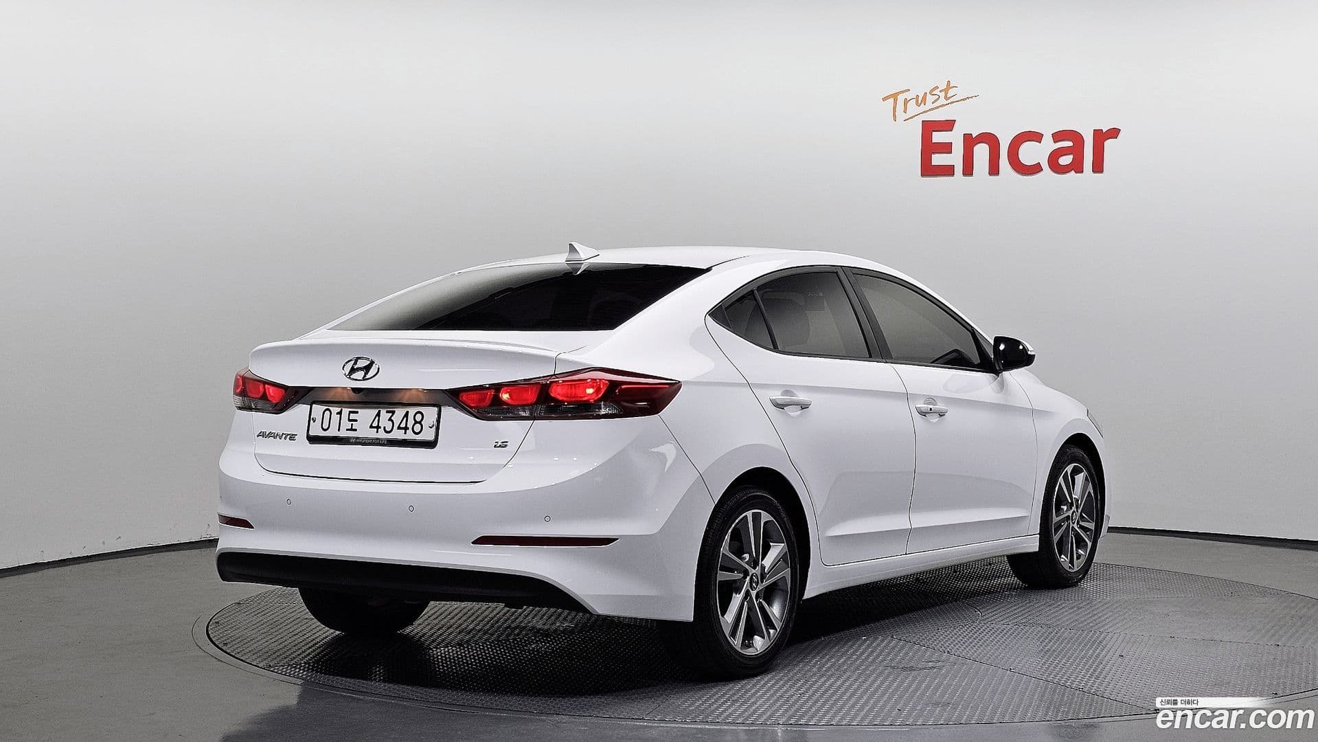 Main__Slider__Photo:AVANTE Hyundai 2017.9-1