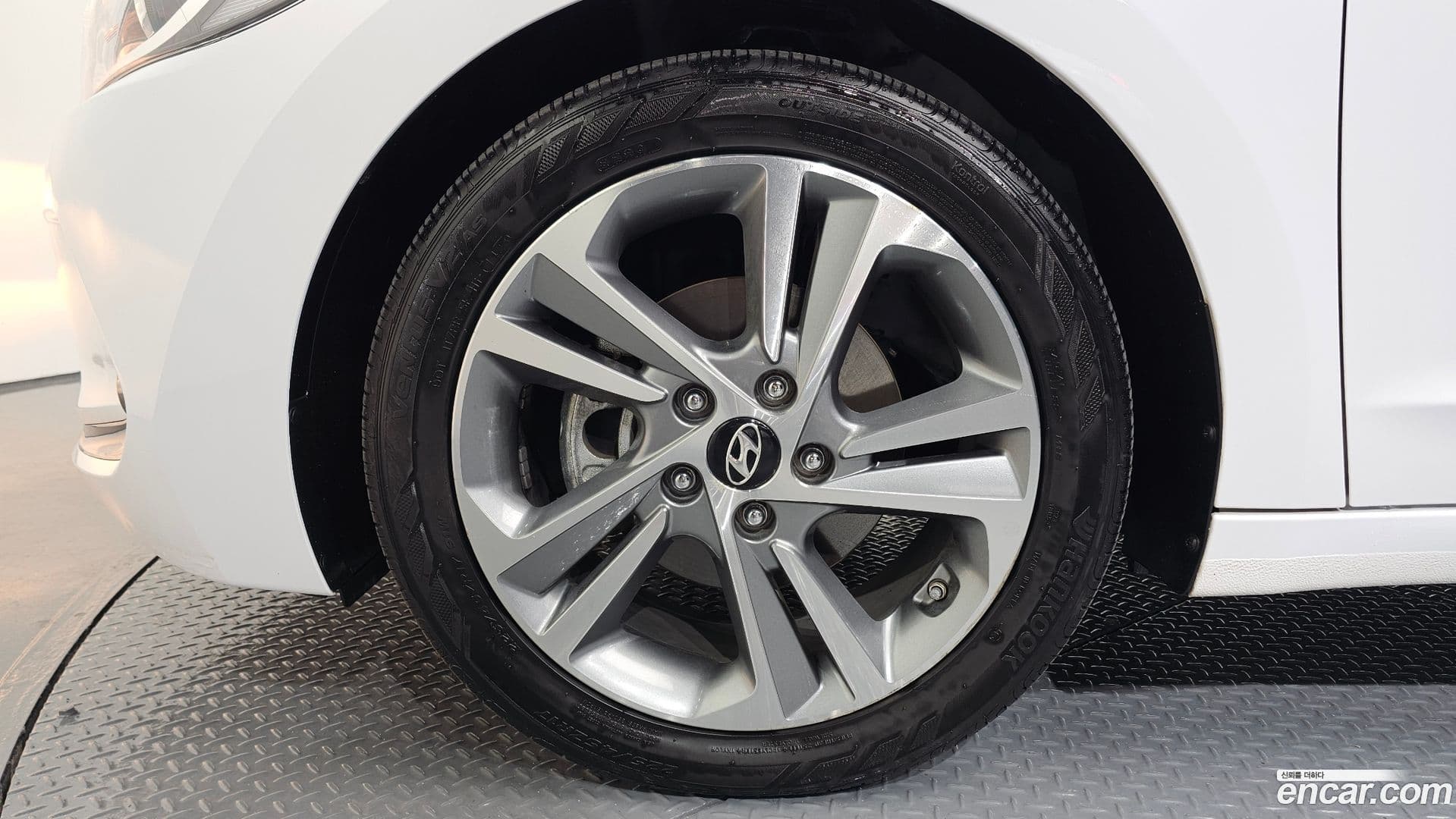 Main__Slider__Photo:AVANTE Hyundai 2017.9-4