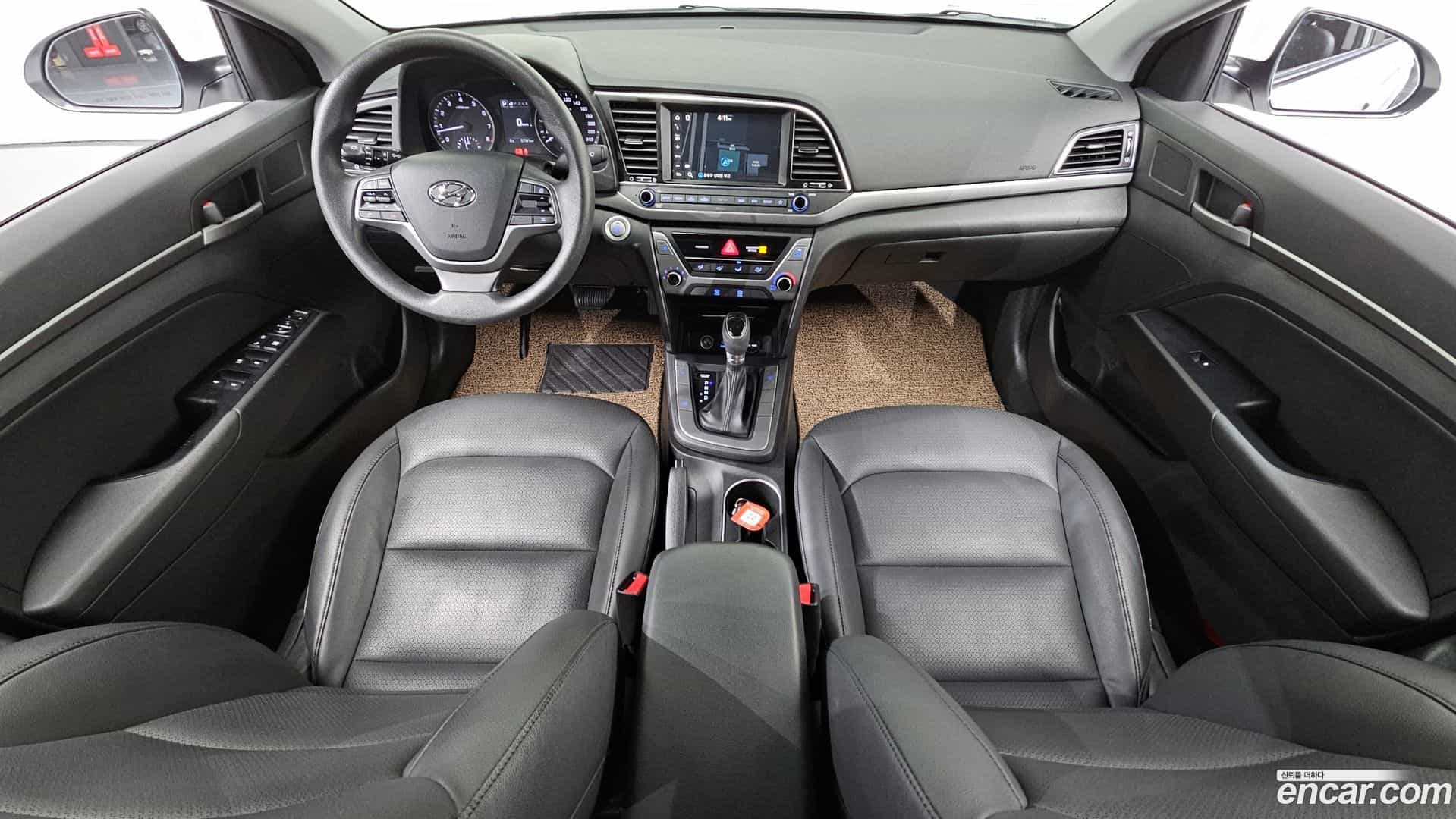 AVANTE Hyundai 2017.9-INNER-007