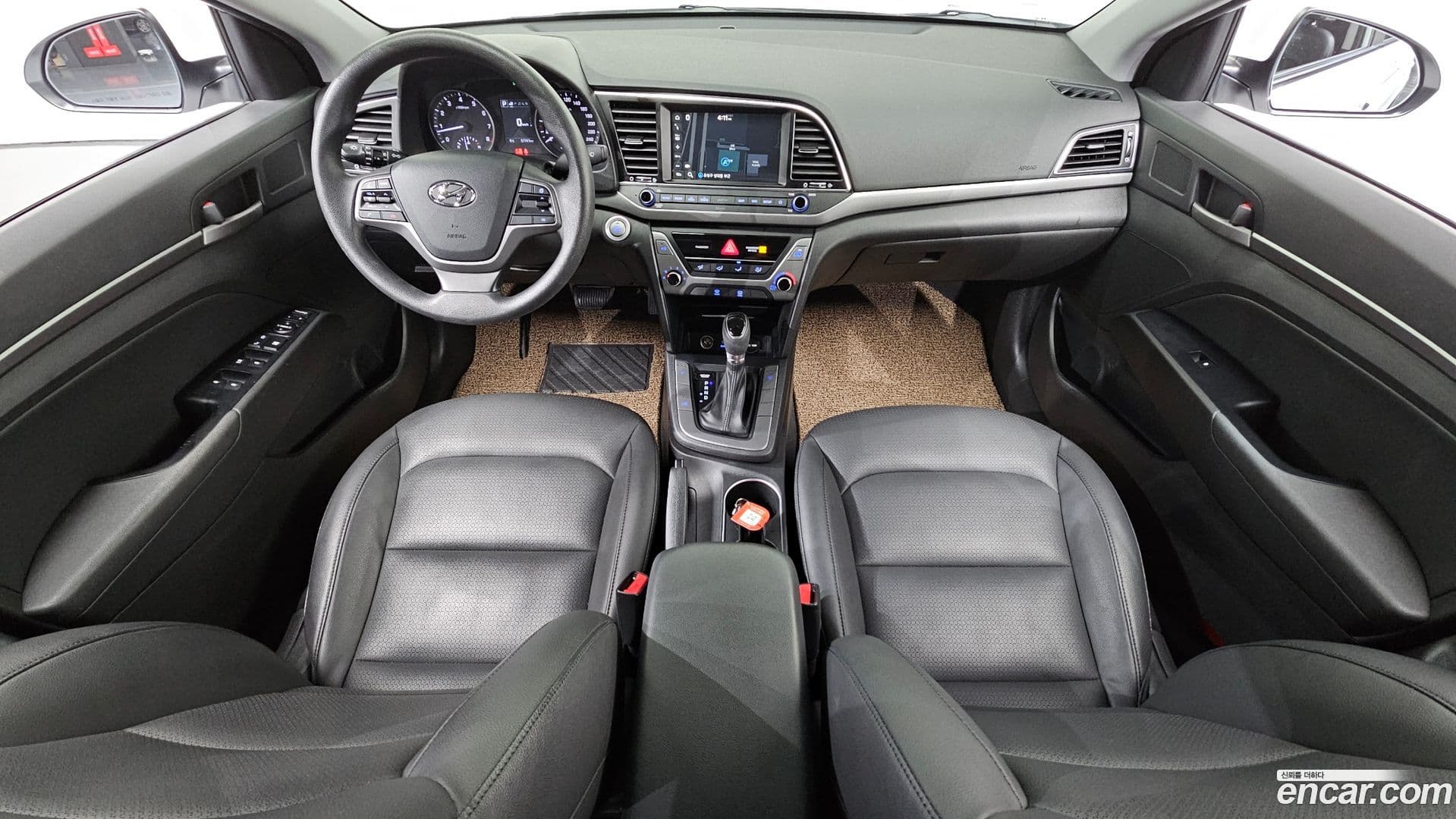 Main__Slider__Photo:AVANTE Hyundai 2017.9-6