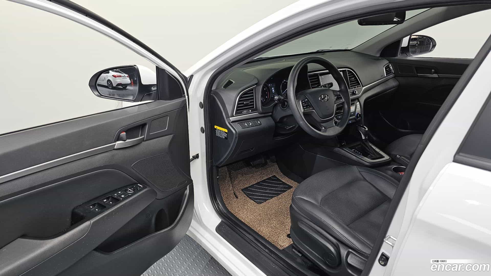 AVANTE Hyundai 2017.9-INNER-010