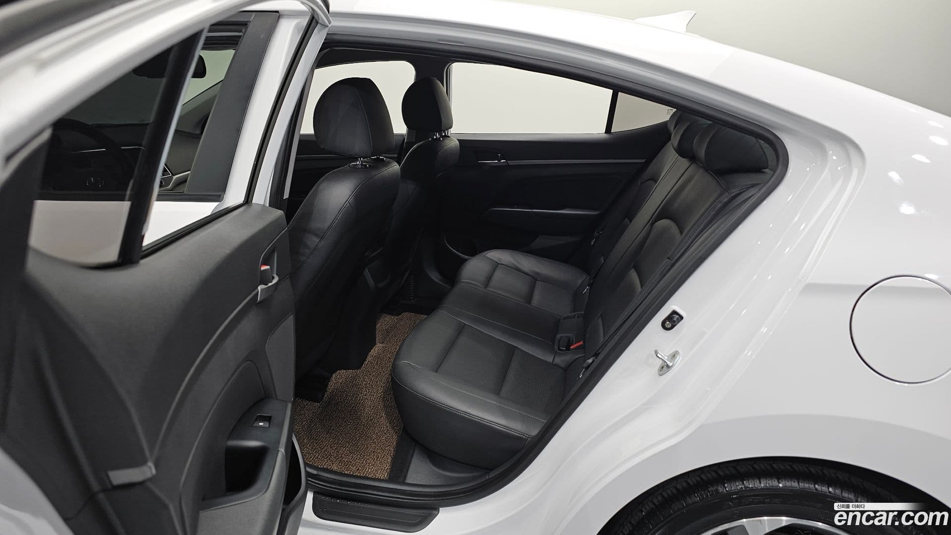 Main__Slider__Photo:AVANTE Hyundai 2017.9-10