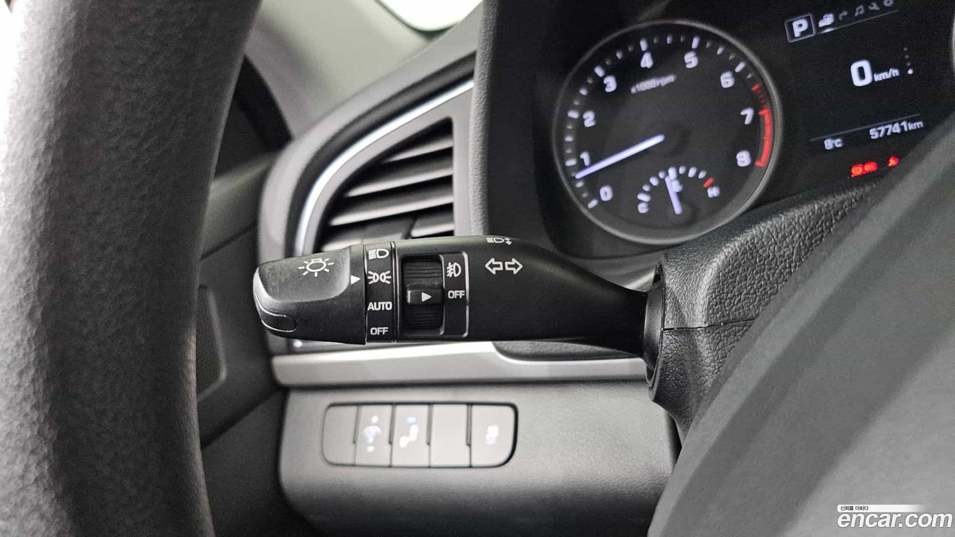 AVANTE Hyundai 2017.9-OPTION-019