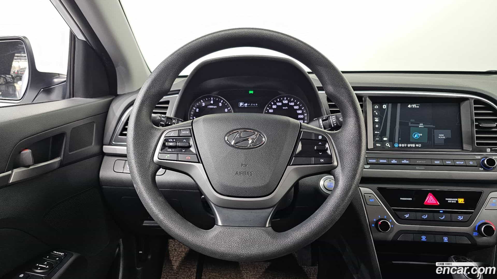 AVANTE Hyundai 2017.9-OPTION-020