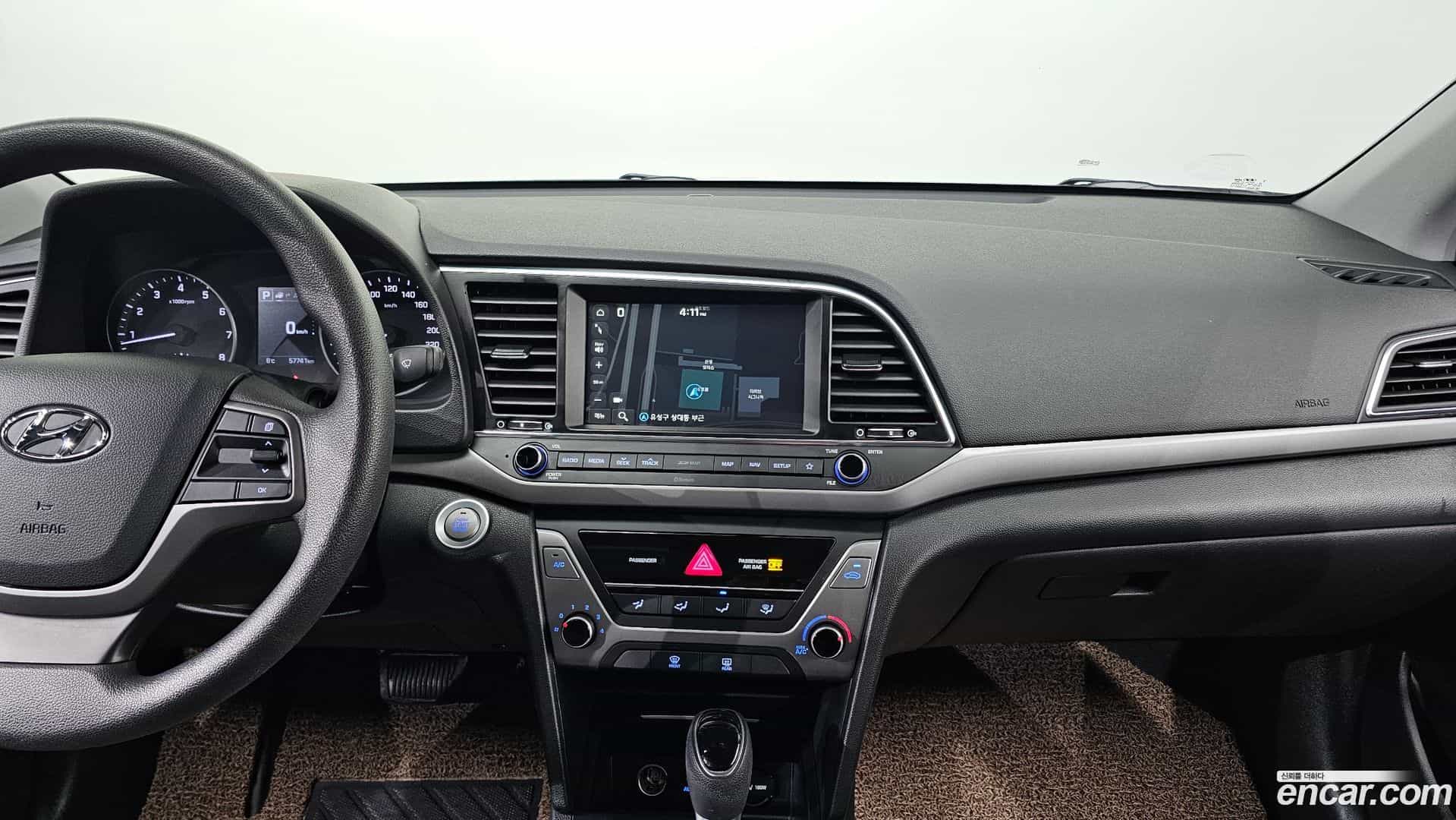 AVANTE Hyundai 2017.9-OPTION-021