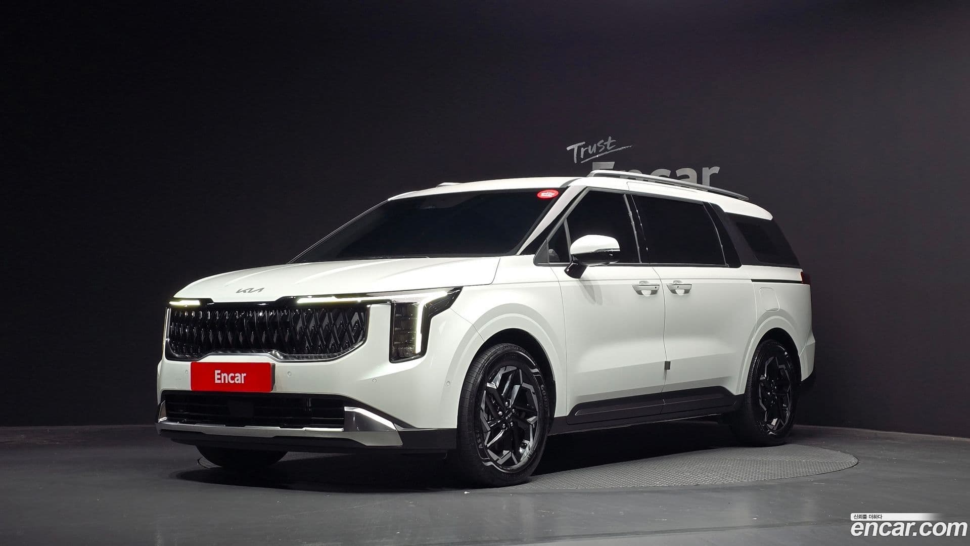 Main__Slider__Photo:Canival Kia 2024.4-0