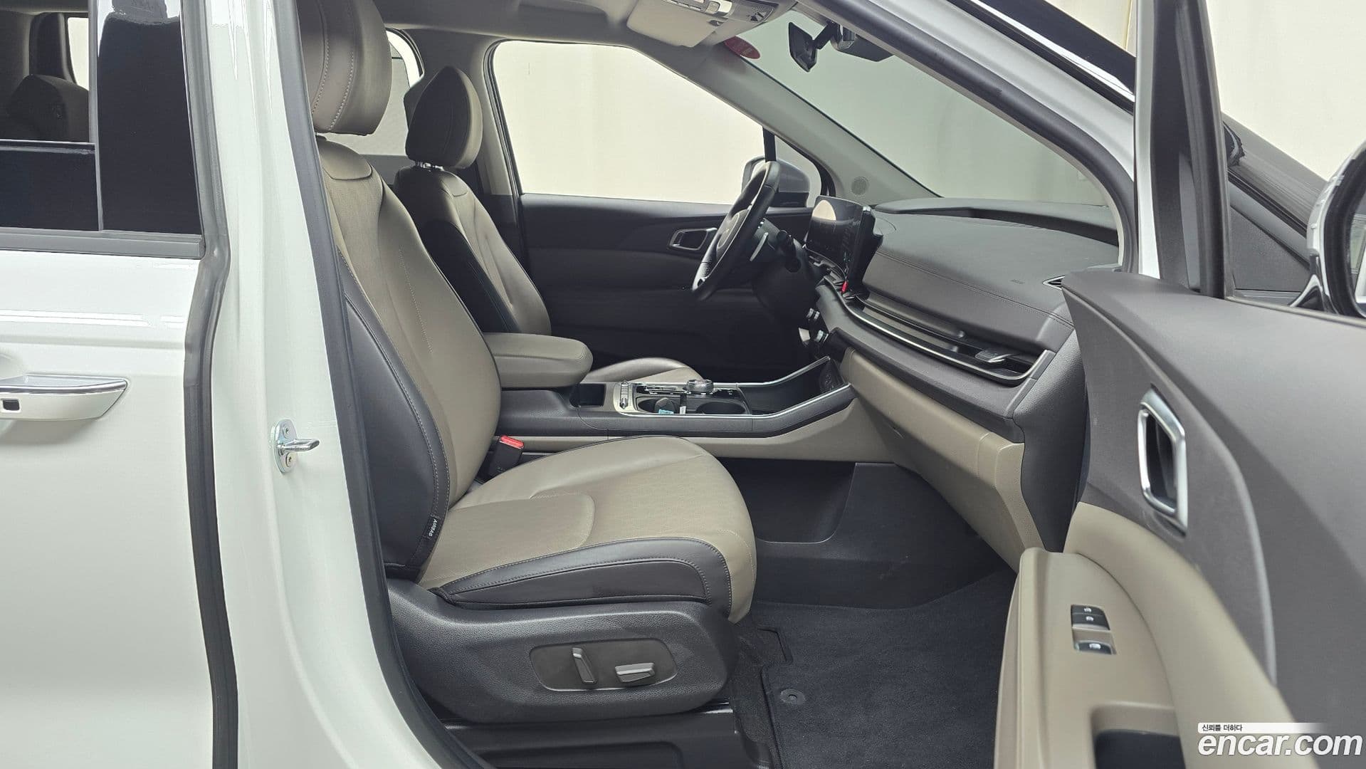 Main__Slider__Photo:Canival Kia 2024.4-9