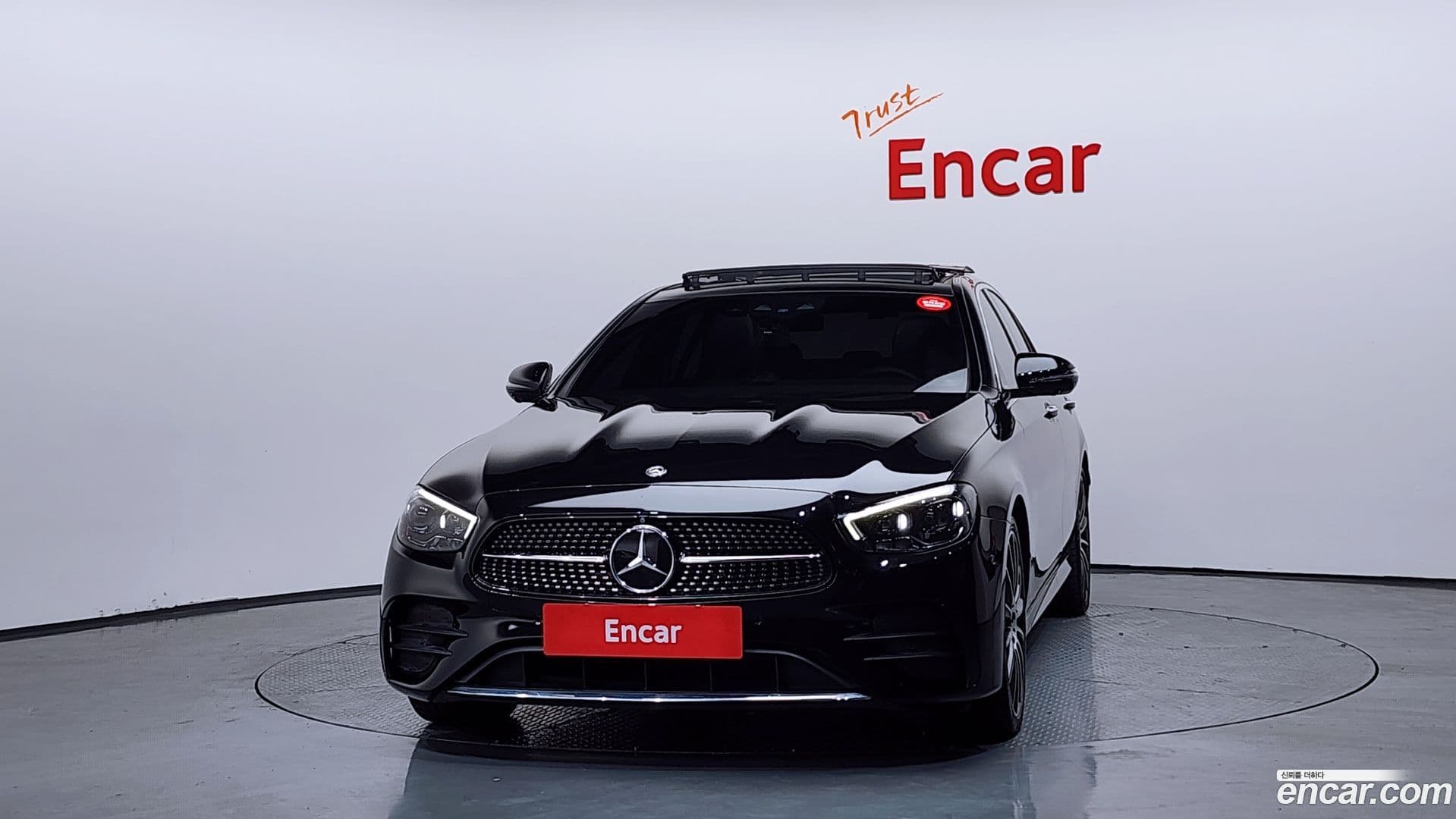 Main__Slider__Photo:E-Class Mercedes-Benz 2020.11-2