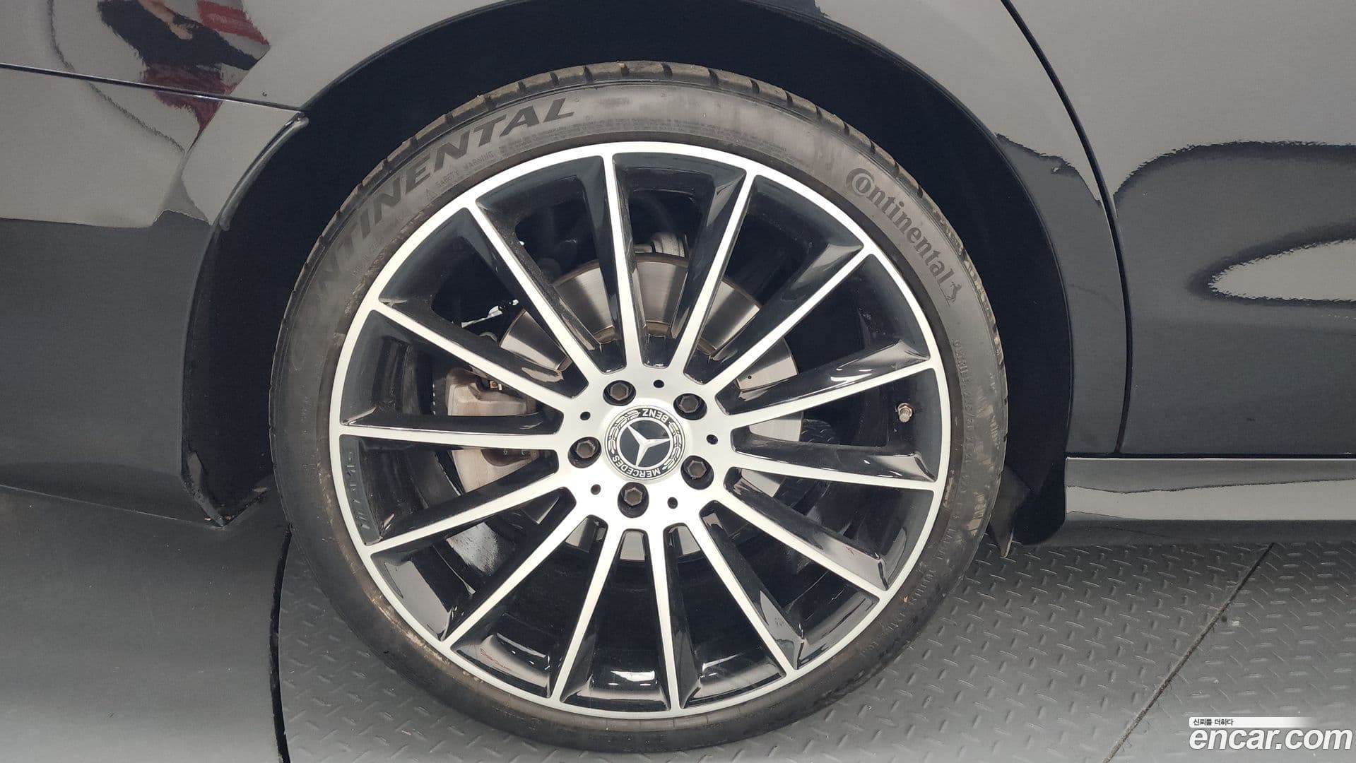 Main__Slider__Photo:E-Class Mercedes-Benz 2020.11-4