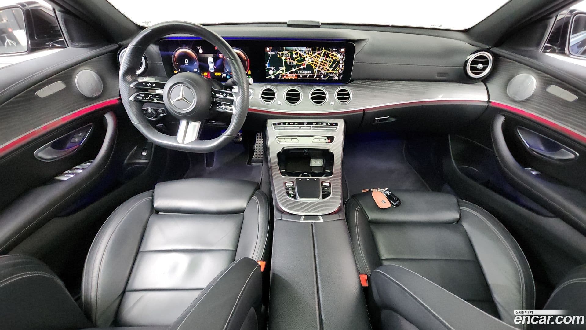 Main__Slider__Photo:E-Class Mercedes-Benz 2020.11-6