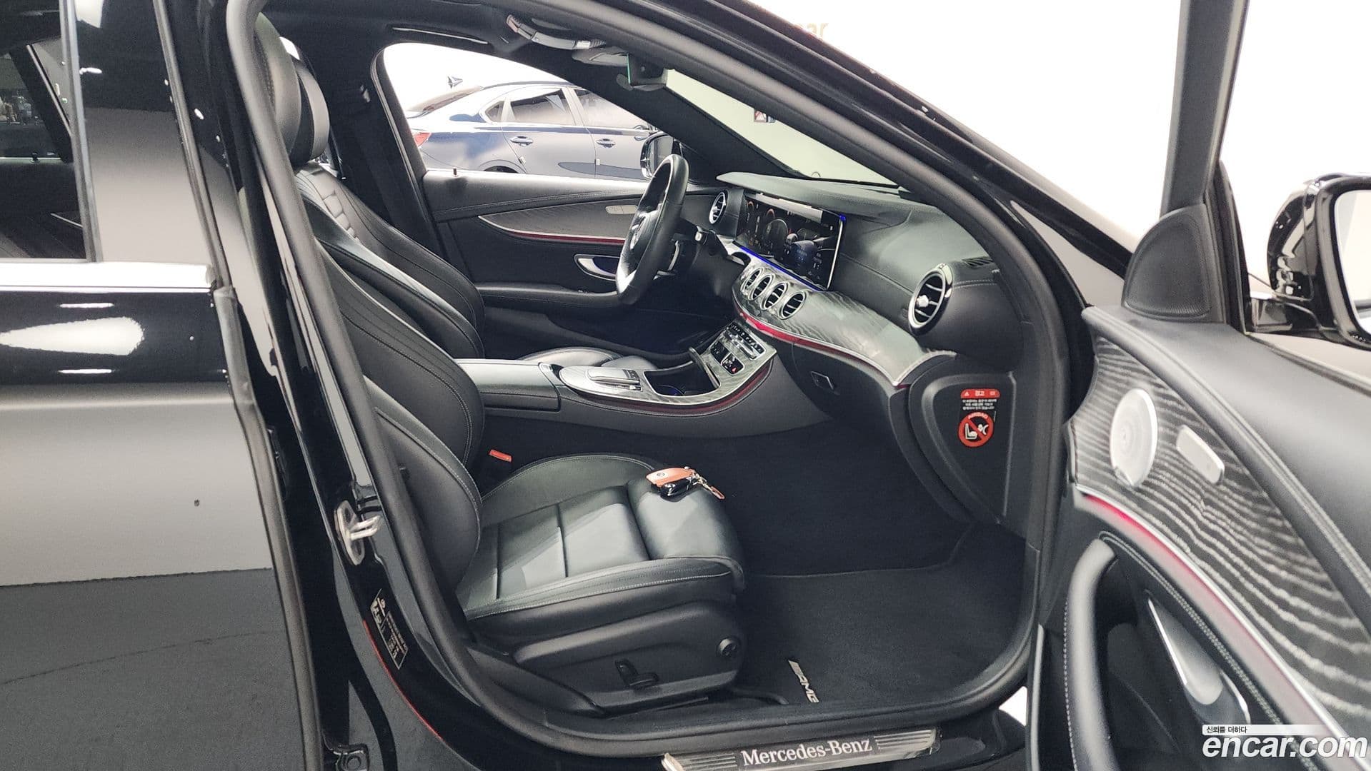 Main__Slider__Photo:E-Class Mercedes-Benz 2020.11-10