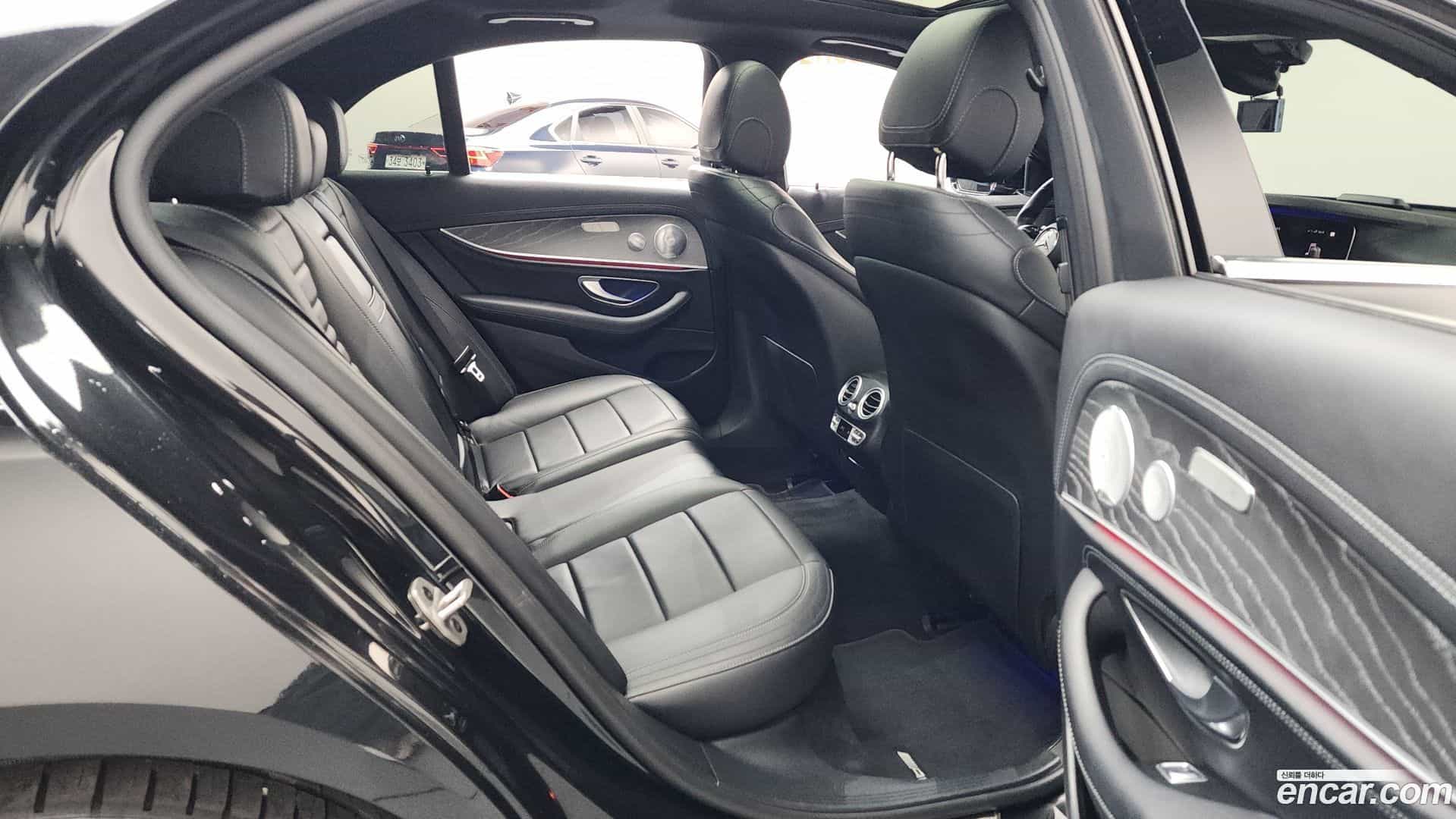 E-Class Mercedes-Benz 2020.11-OPTION-016