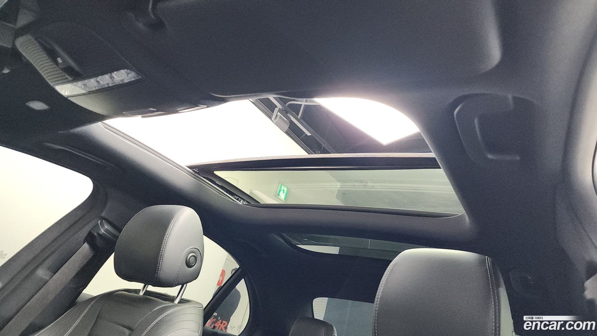 Main__Slider__Photo:E-Class Mercedes-Benz 2020.11-18