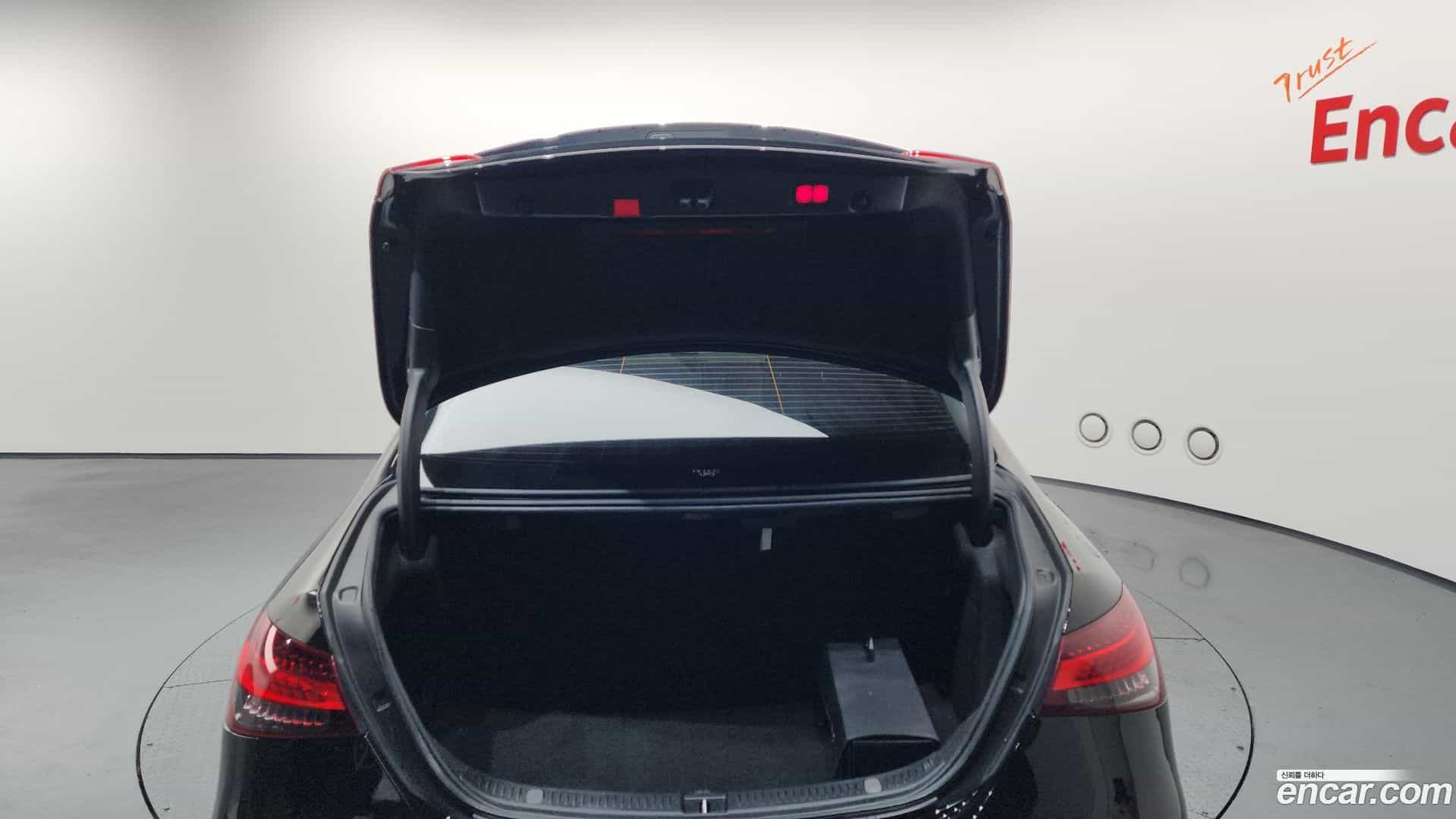 E-Class Mercedes-Benz 2020.11-OPTION-024