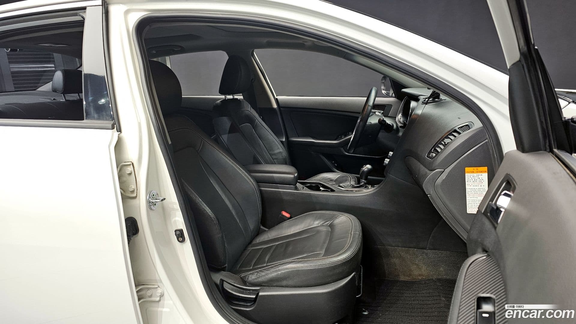 Main__Slider__Photo:K5 Kia 2012.1-9