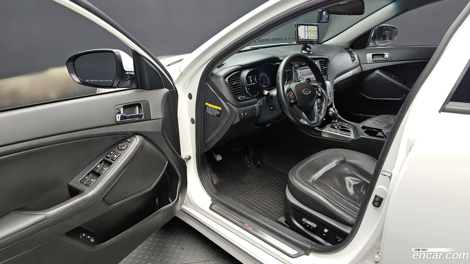 Main__Slider__Photo:K5 Kia 2012.1-10