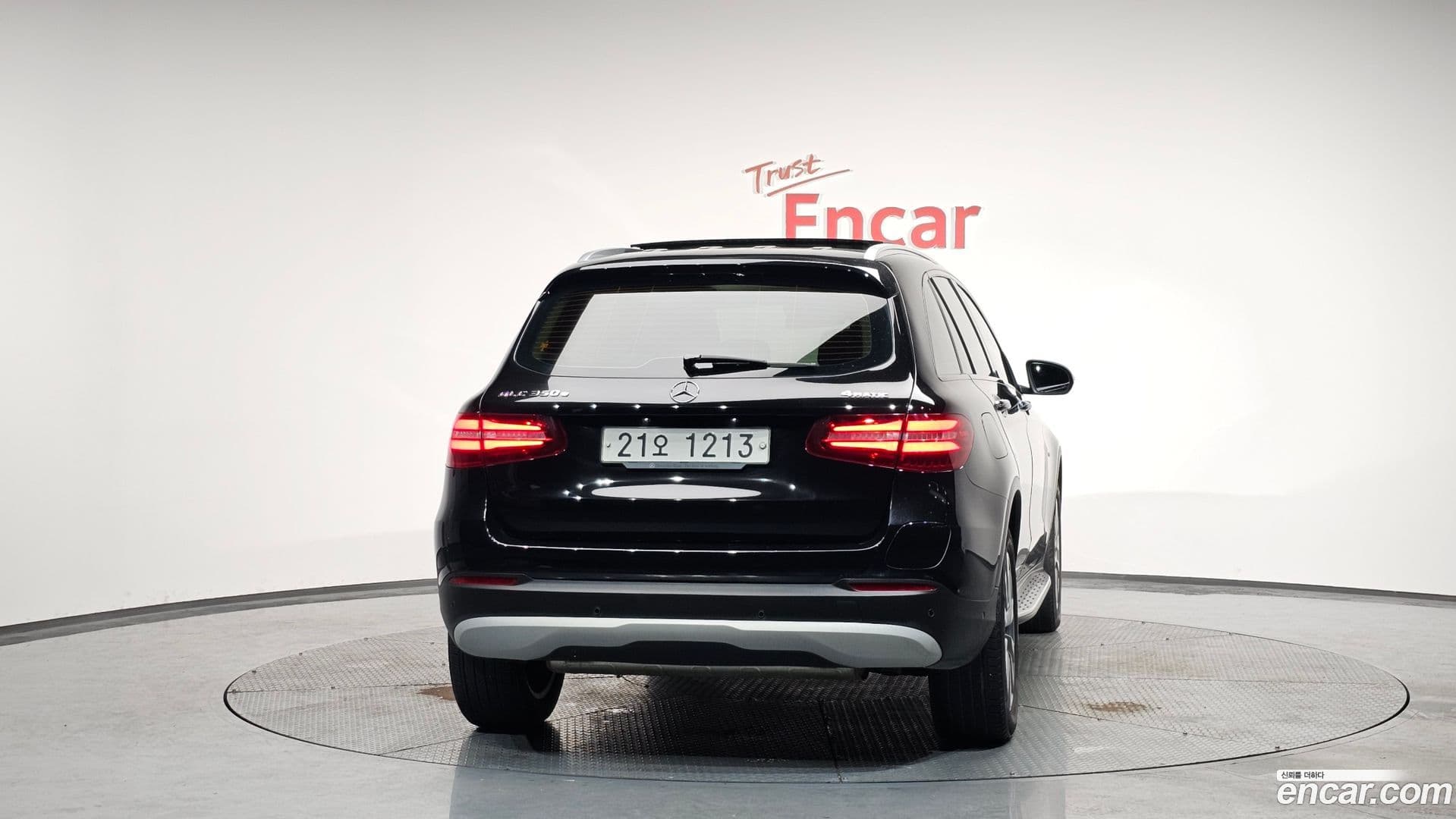 Main__Slider__Photo:GLC-Class Mercedes-Benz 2019.0-3