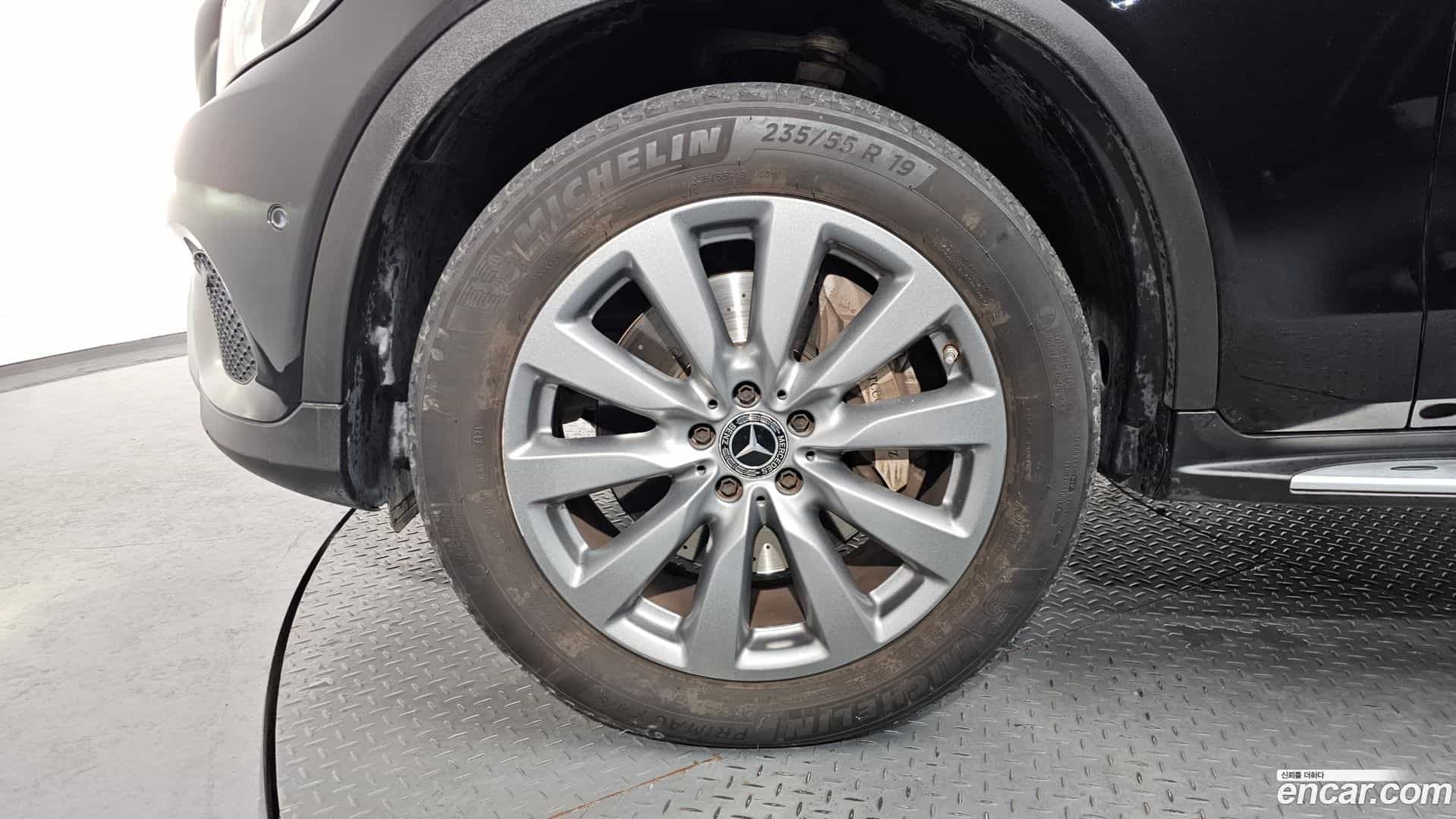 GLC-Class Mercedes-Benz 2019.0-OUTER-005