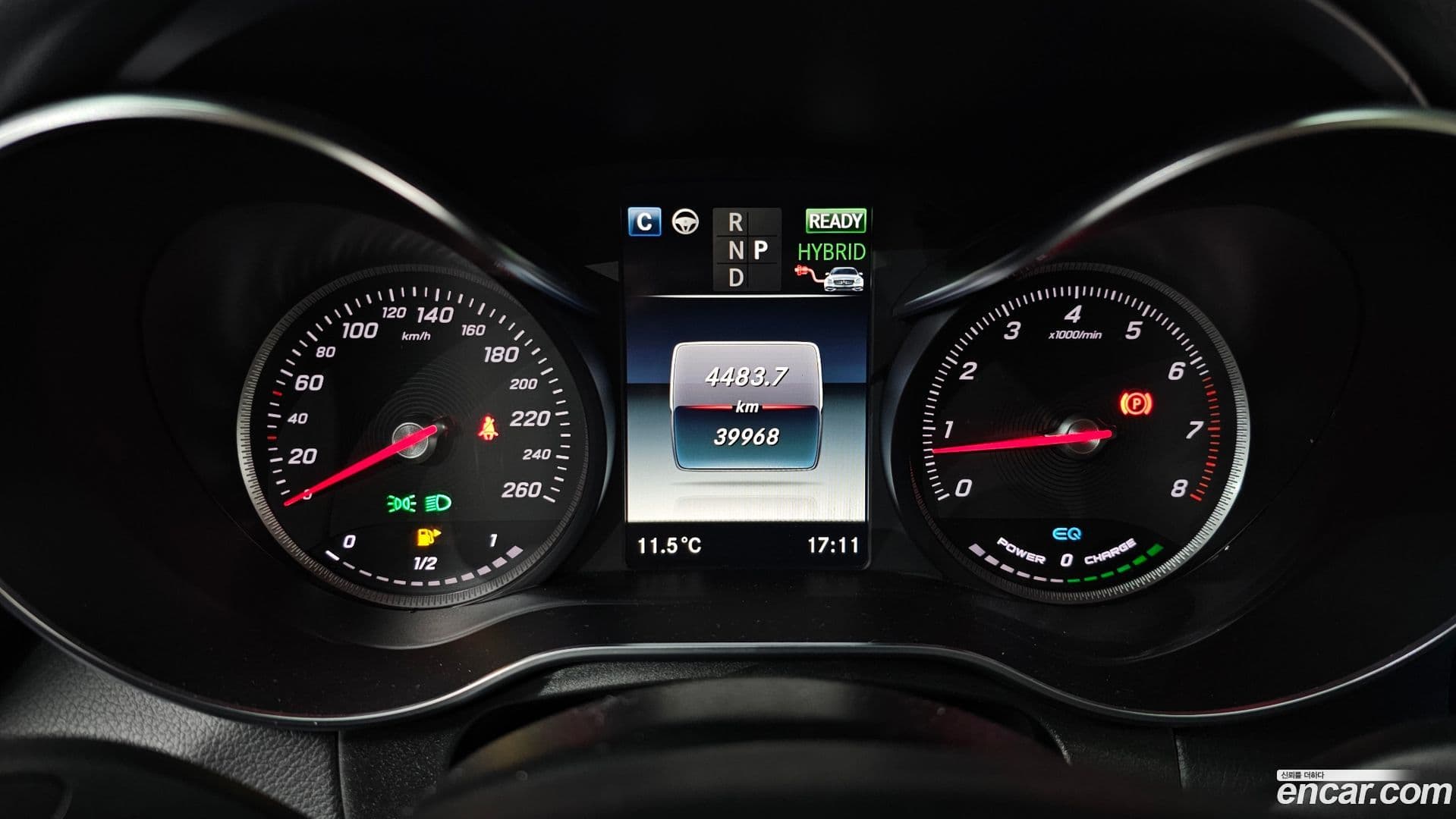 Main__Slider__Photo:GLC-Class Mercedes-Benz 2019.0-7