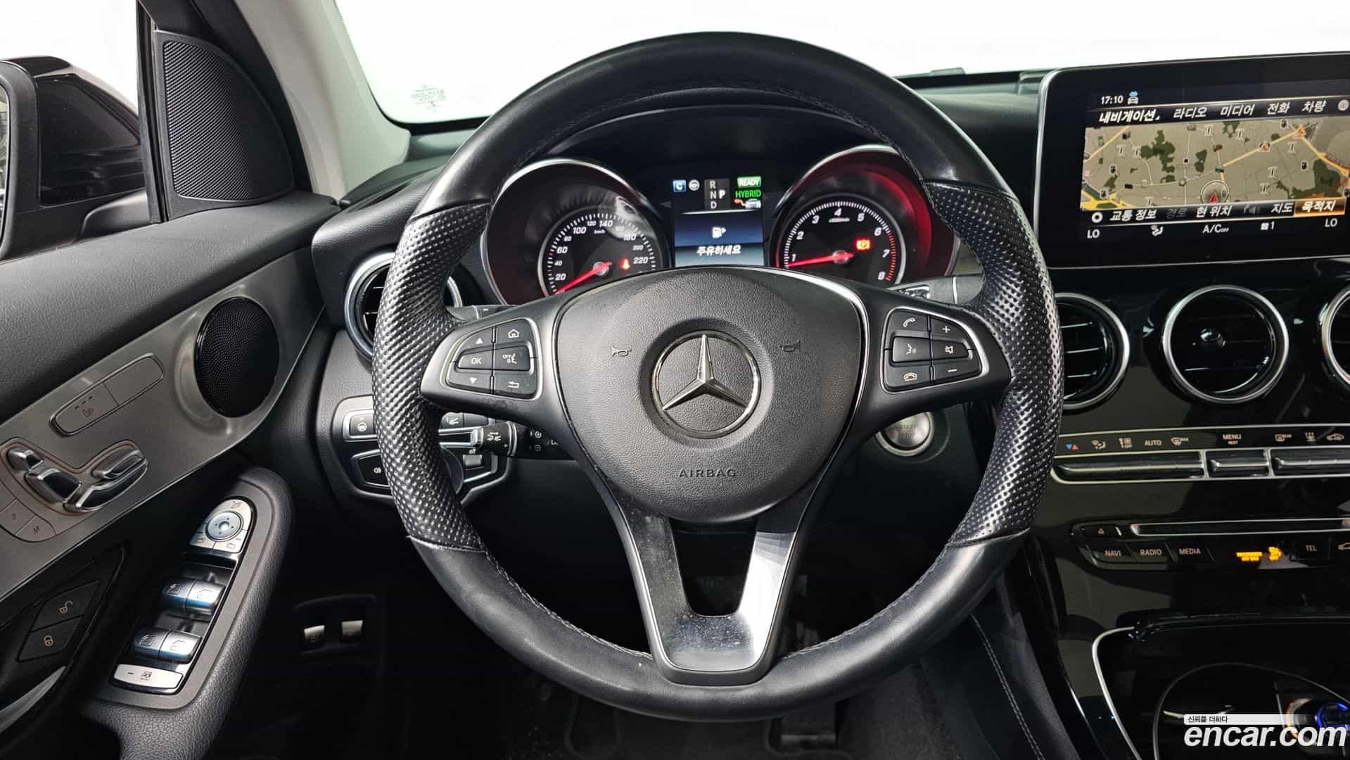 GLC-Class Mercedes-Benz 2019.0-OPTION-017