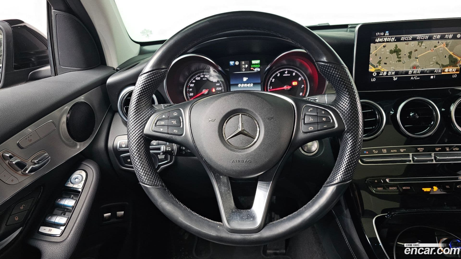 Main__Slider__Photo:GLC-Class Mercedes-Benz 2019.0-12