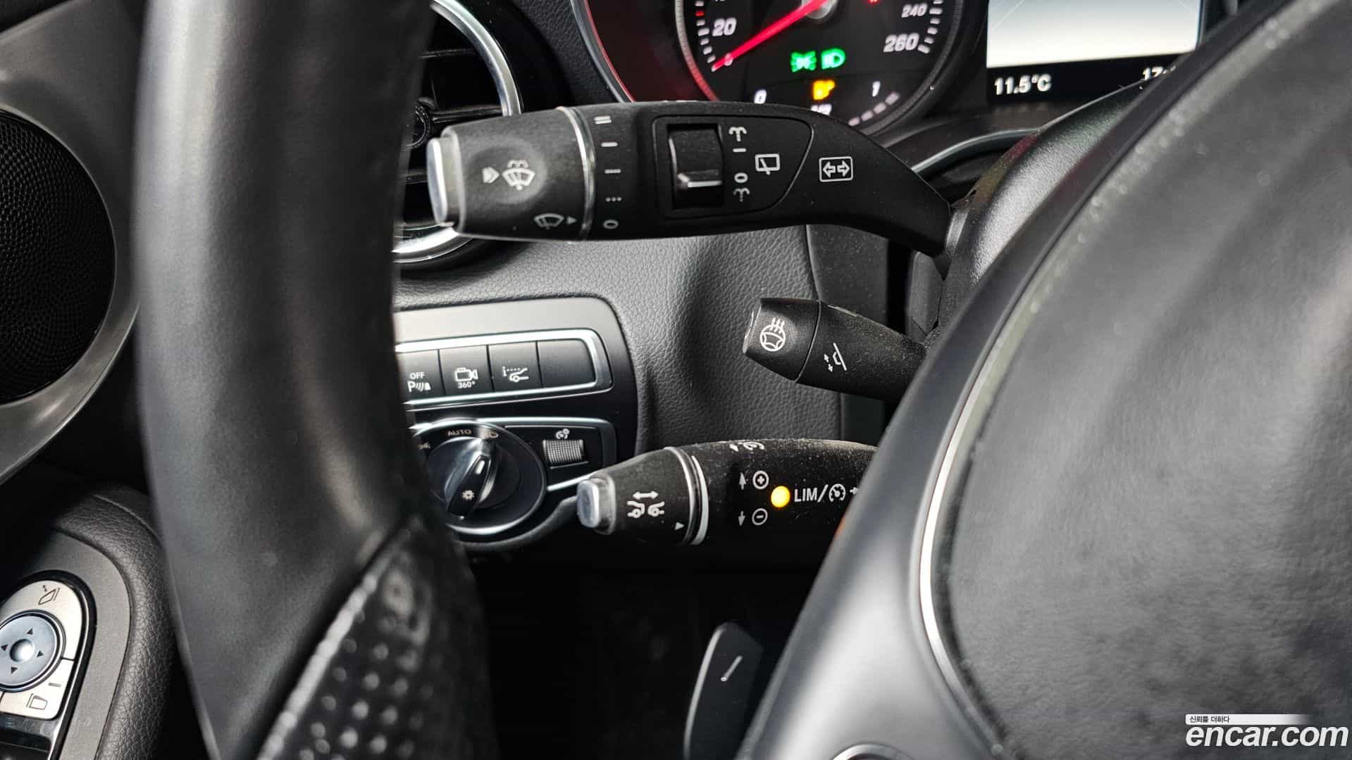 GLC-Class Mercedes-Benz 2019.0-OPTION-022