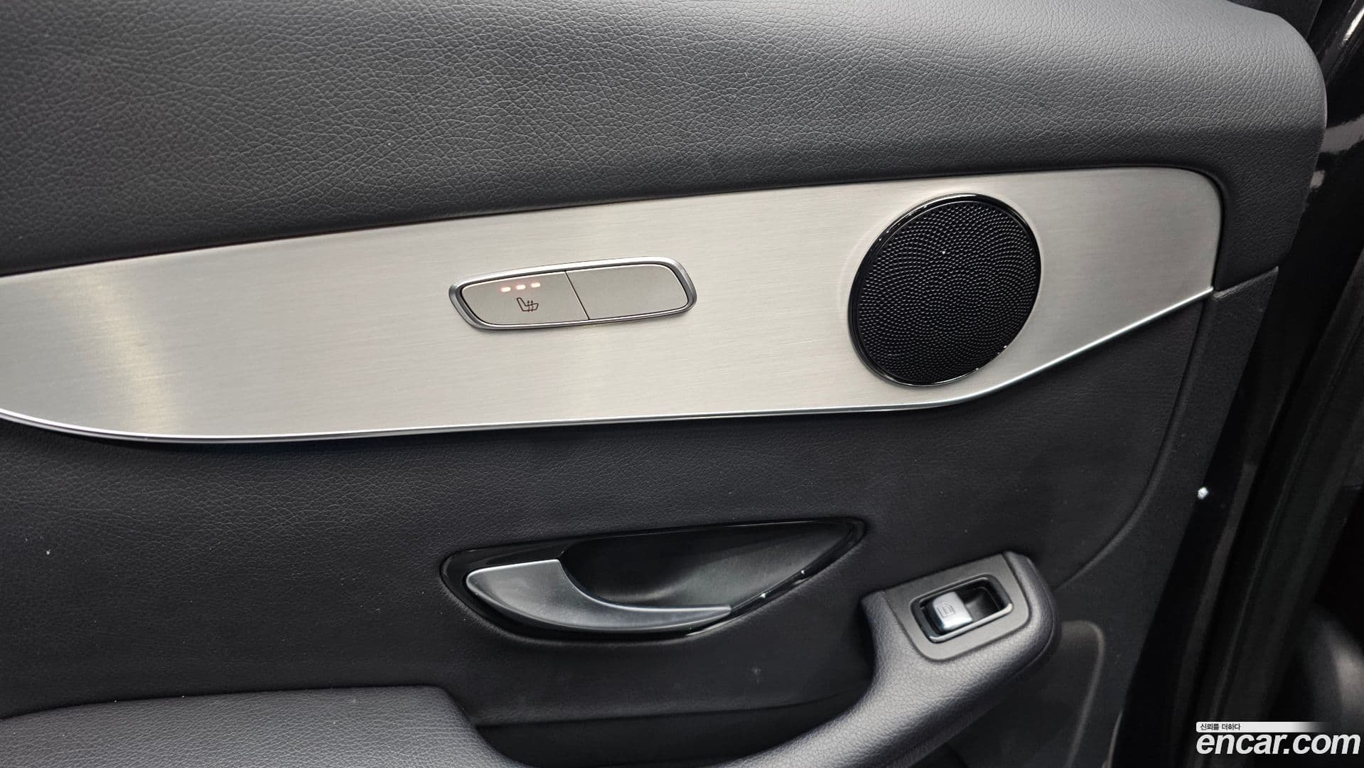 Main__Slider__Photo:GLC-Class Mercedes-Benz 2019.0-18