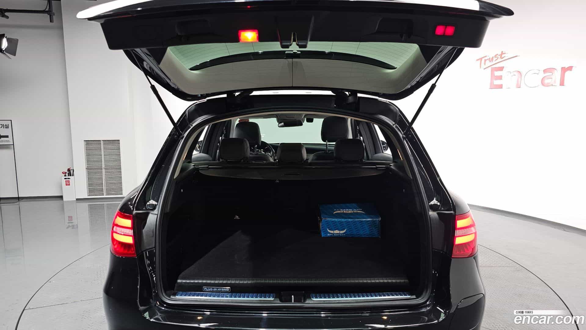 GLC-Class Mercedes-Benz 2019.0-OPTION-024