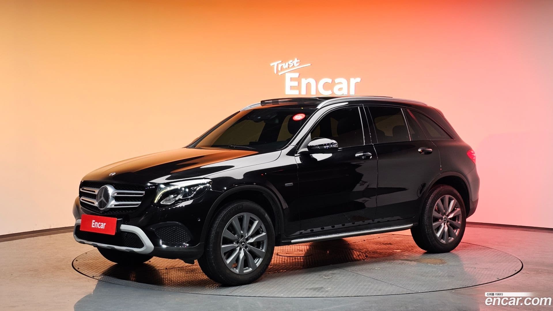 Main__Slider__Photo:GLC-Class Mercedes-Benz 2019.0-0