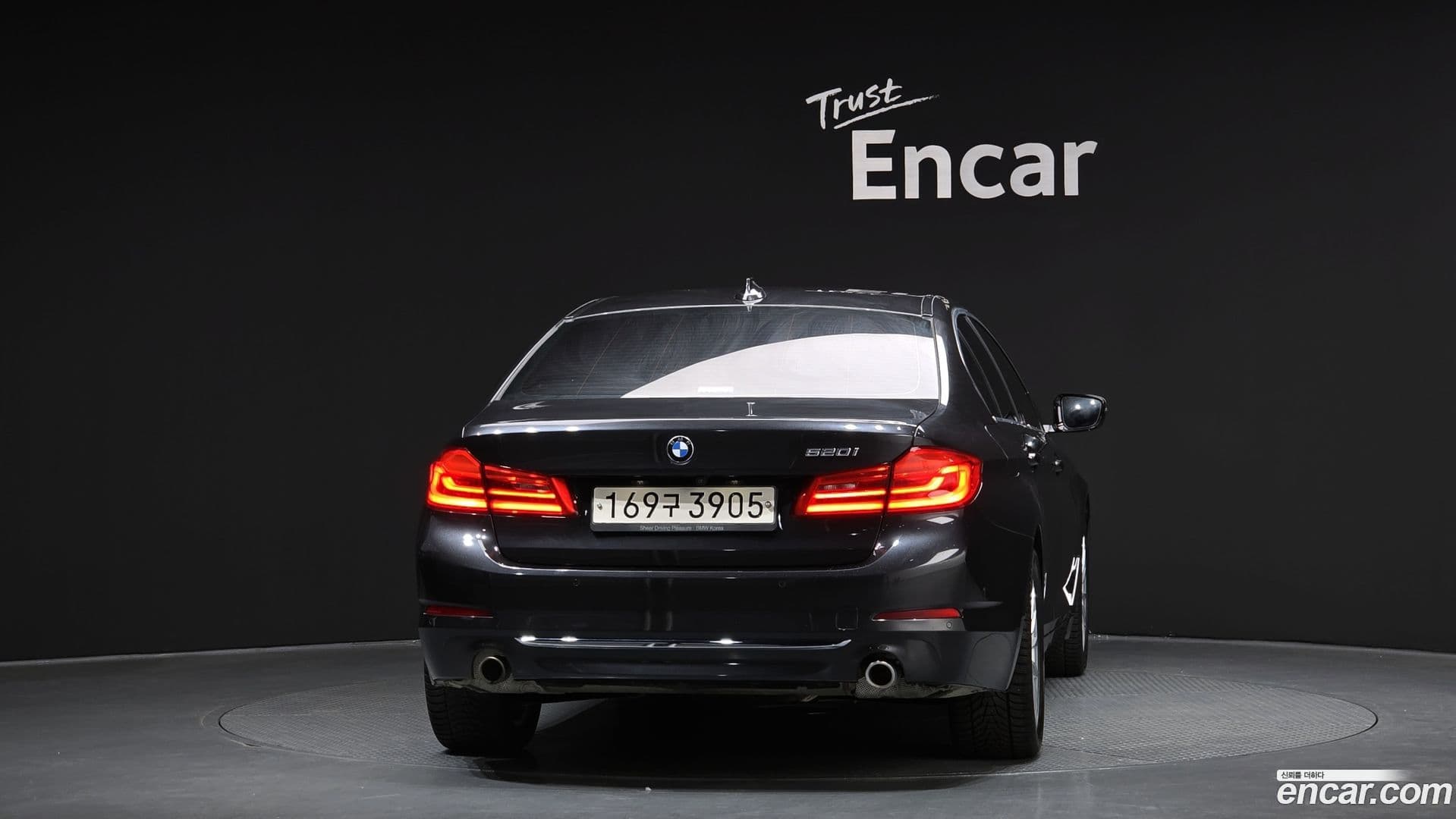 Main__Slider__Photo:5-Series BMW 2020.1-3