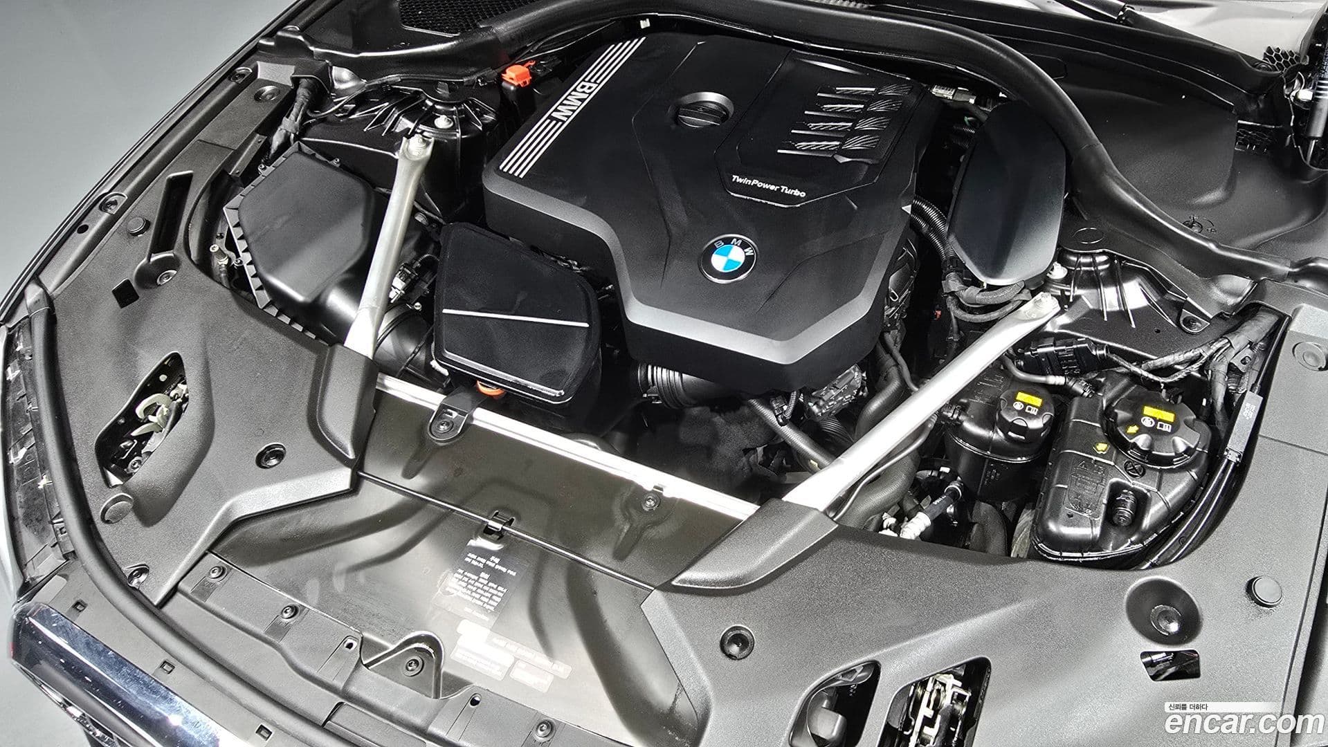 Main__Slider__Photo:5-Series BMW 2020.1-5